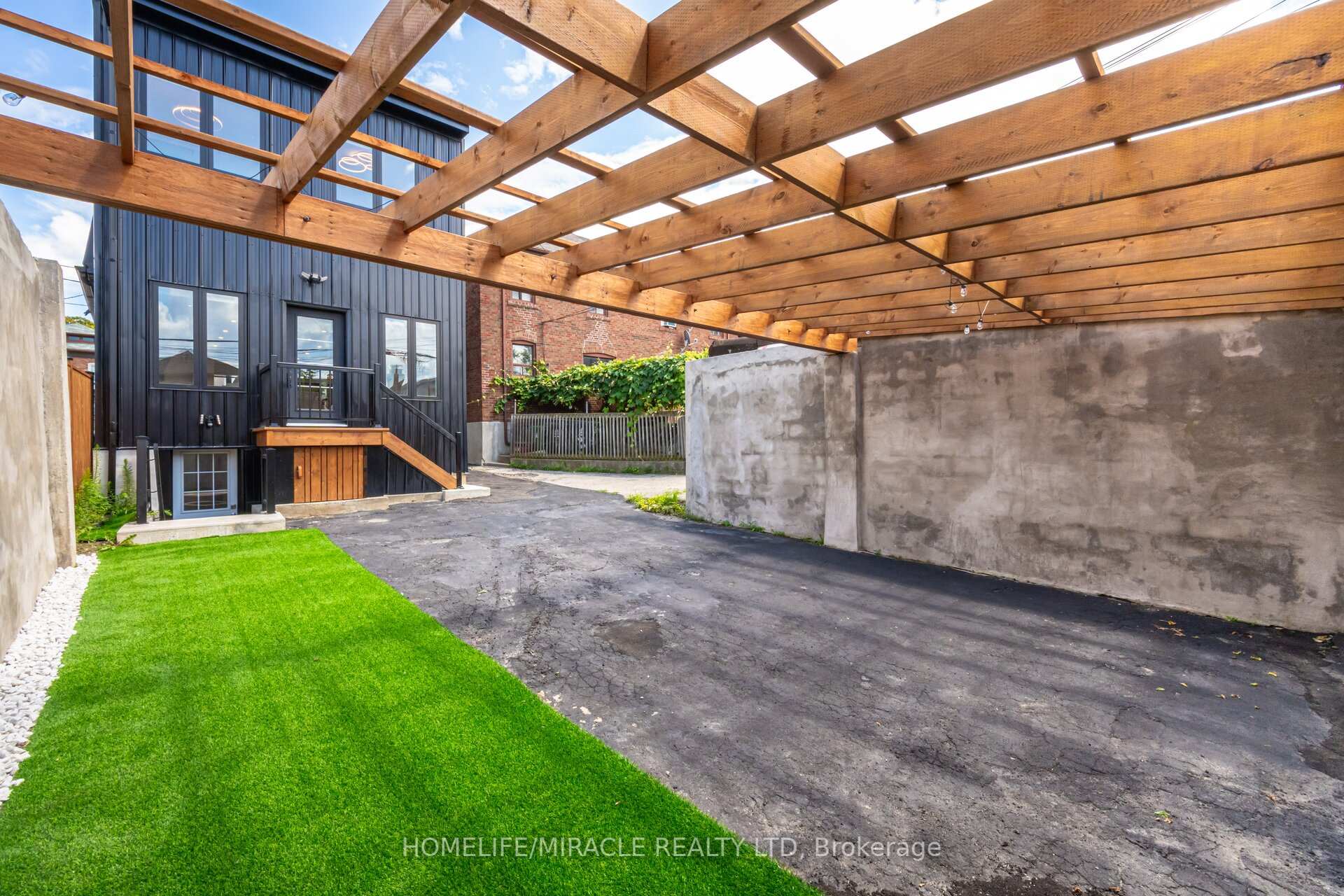 388 Oakwood Ave, Toronto, ON M6E2W3 | 3 Bedroom 4 Bathroom Detached House | Image 40