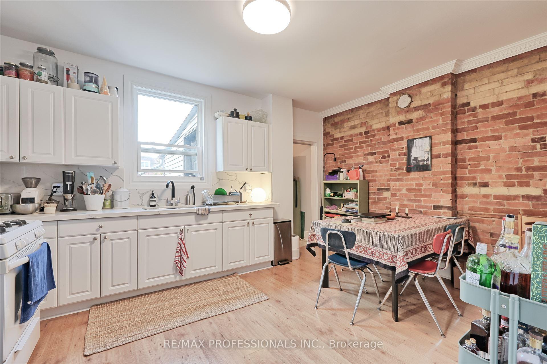 166 Grace St, Toronto, ON M6G3A6 | 5 Bedroom 4 Bathroom Semi-Detached House | Image 11