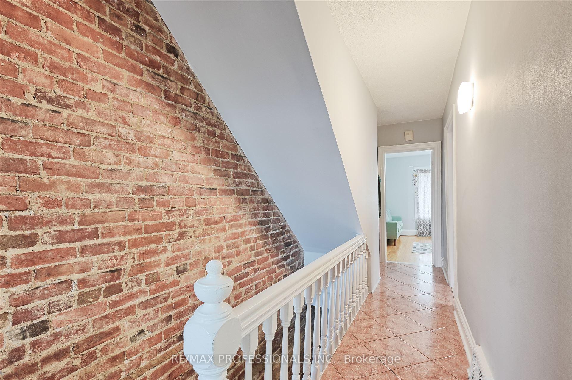 166 Grace St, Toronto, ON M6G3A6 | 5 Bedroom 4 Bathroom Semi-Detached House | Image 16