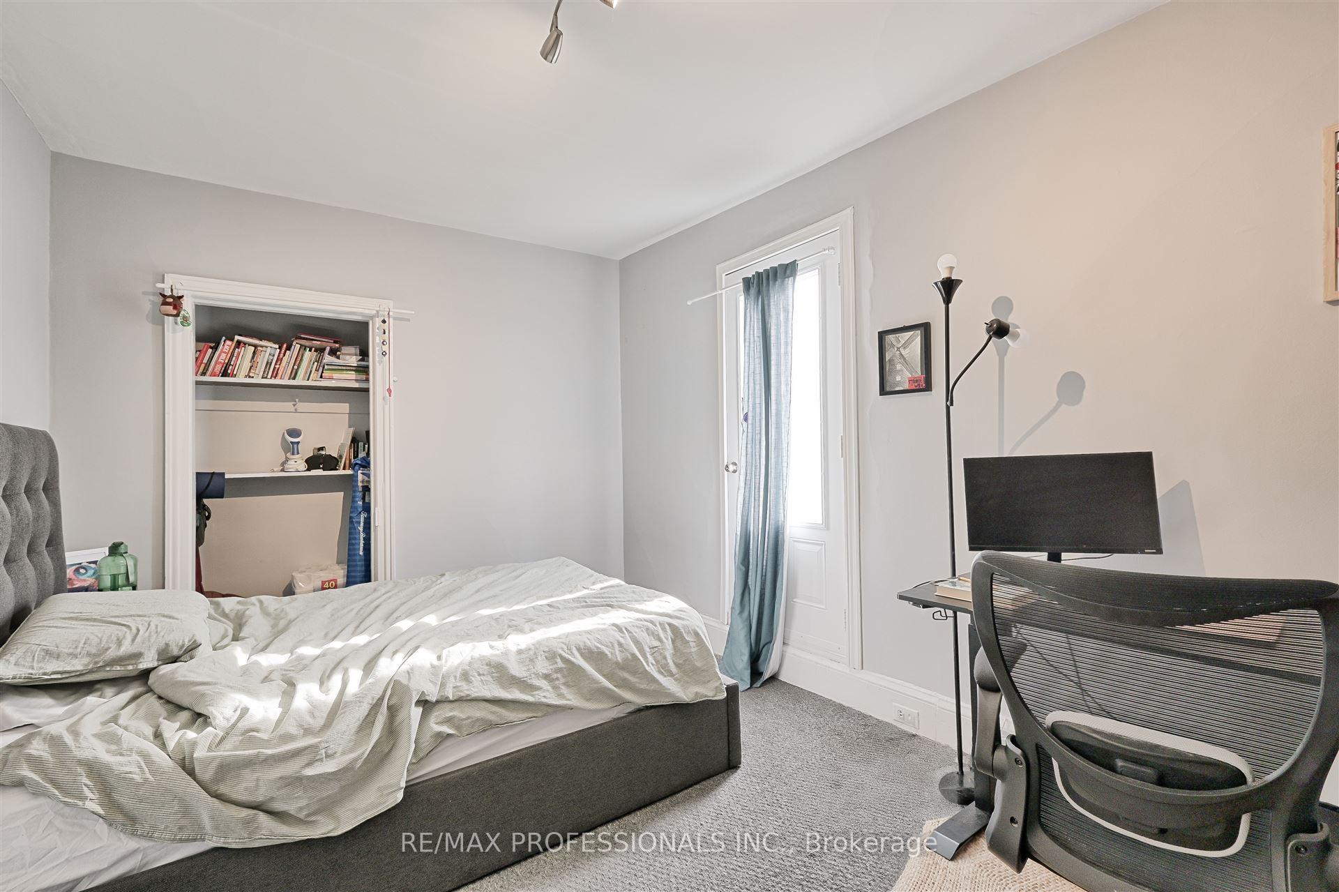 166 Grace St, Toronto, ON M6G3A6 | 5 Bedroom 4 Bathroom Semi-Detached House | Image 22