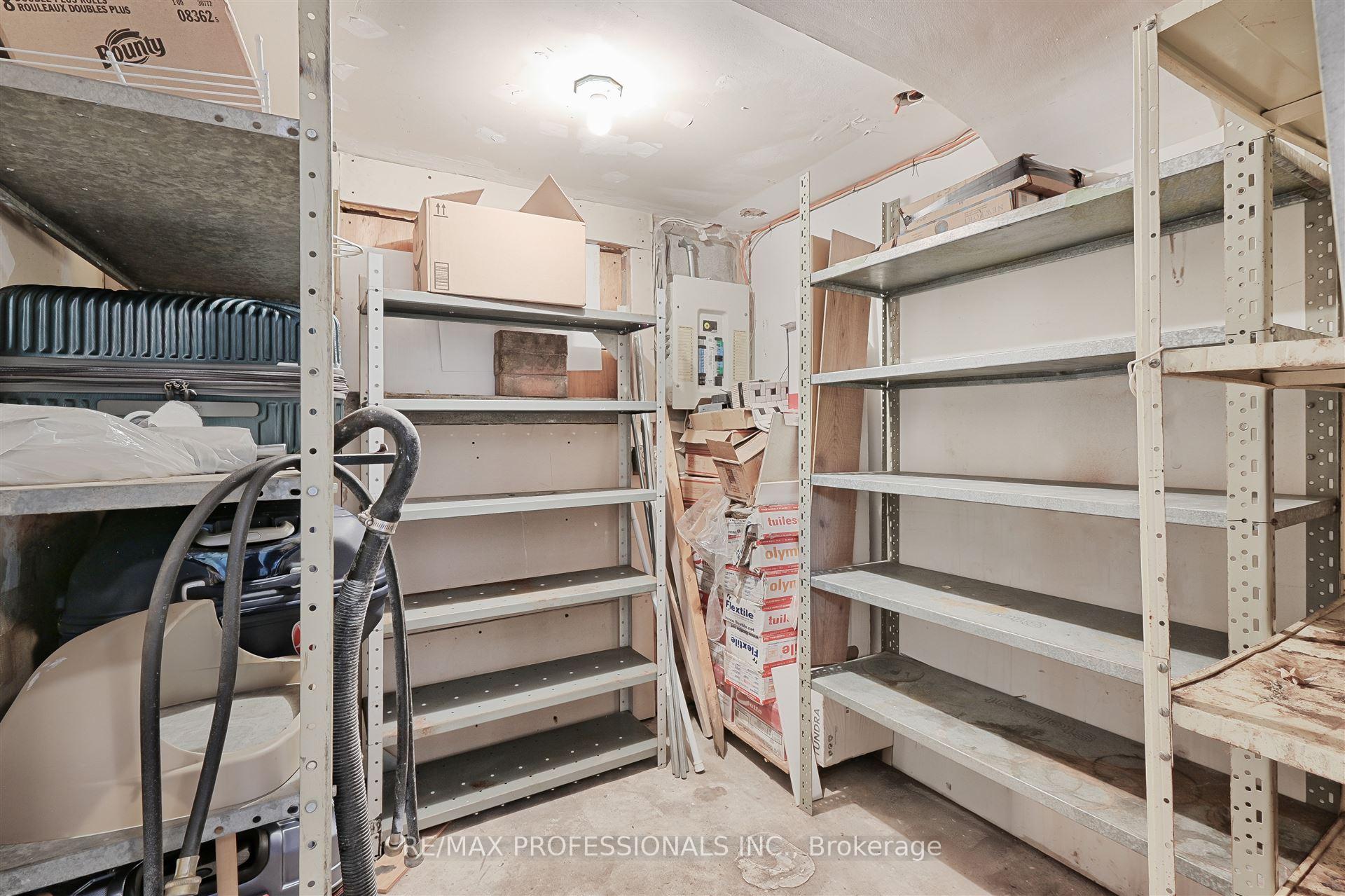 166 Grace St, Toronto, ON M6G3A6 | 5 Bedroom 4 Bathroom Semi-Detached House | Image 37