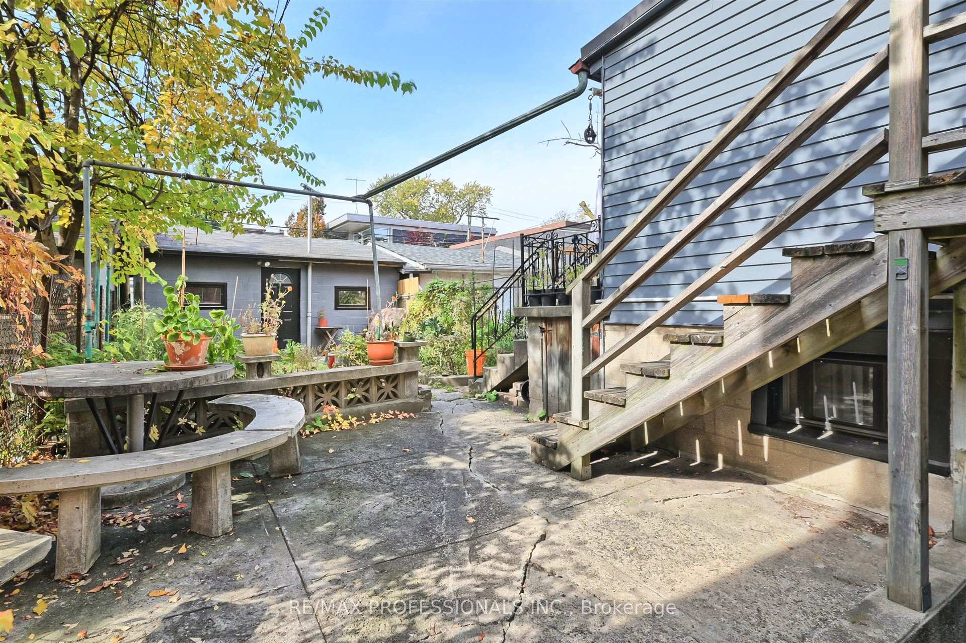 166 Grace St, Toronto, ON M6G3A6 | 5 Bedroom 4 Bathroom Semi-Detached House | Image 38