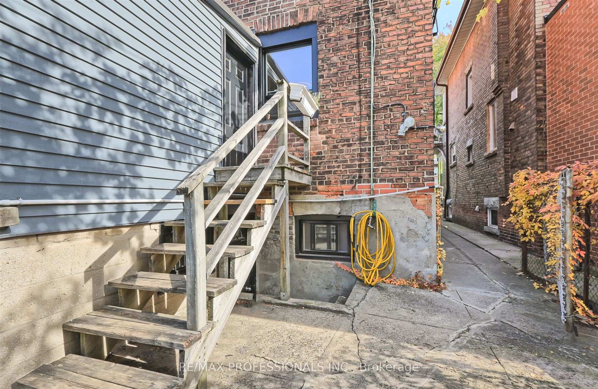 166 Grace St, Toronto, ON M6G3A6 | 5 Bedroom 4 Bathroom Semi-Detached House | Image 39