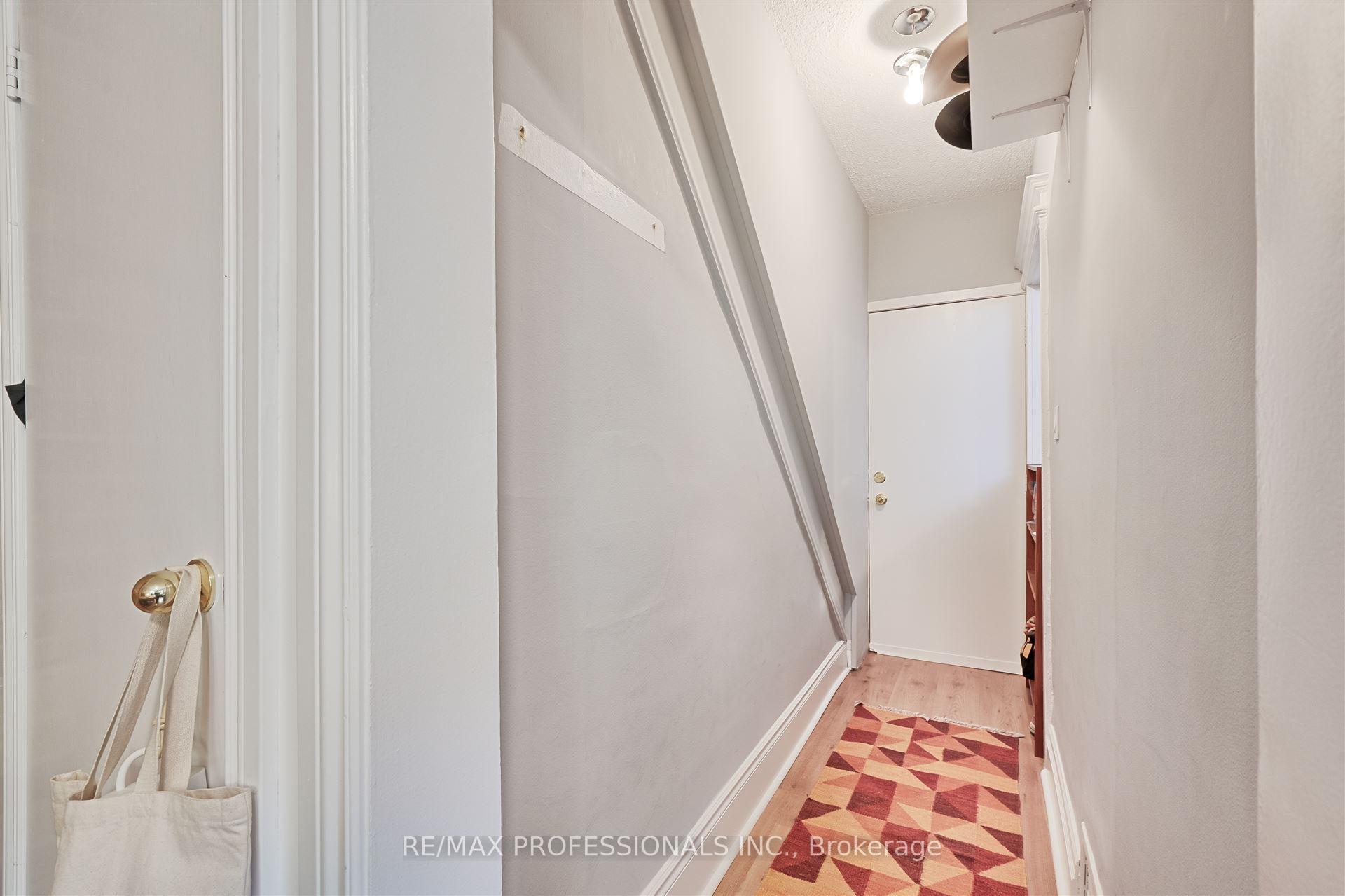 166 Grace St, Toronto, ON M6G3A6 | 5 Bedroom 4 Bathroom Semi-Detached House | Image 5