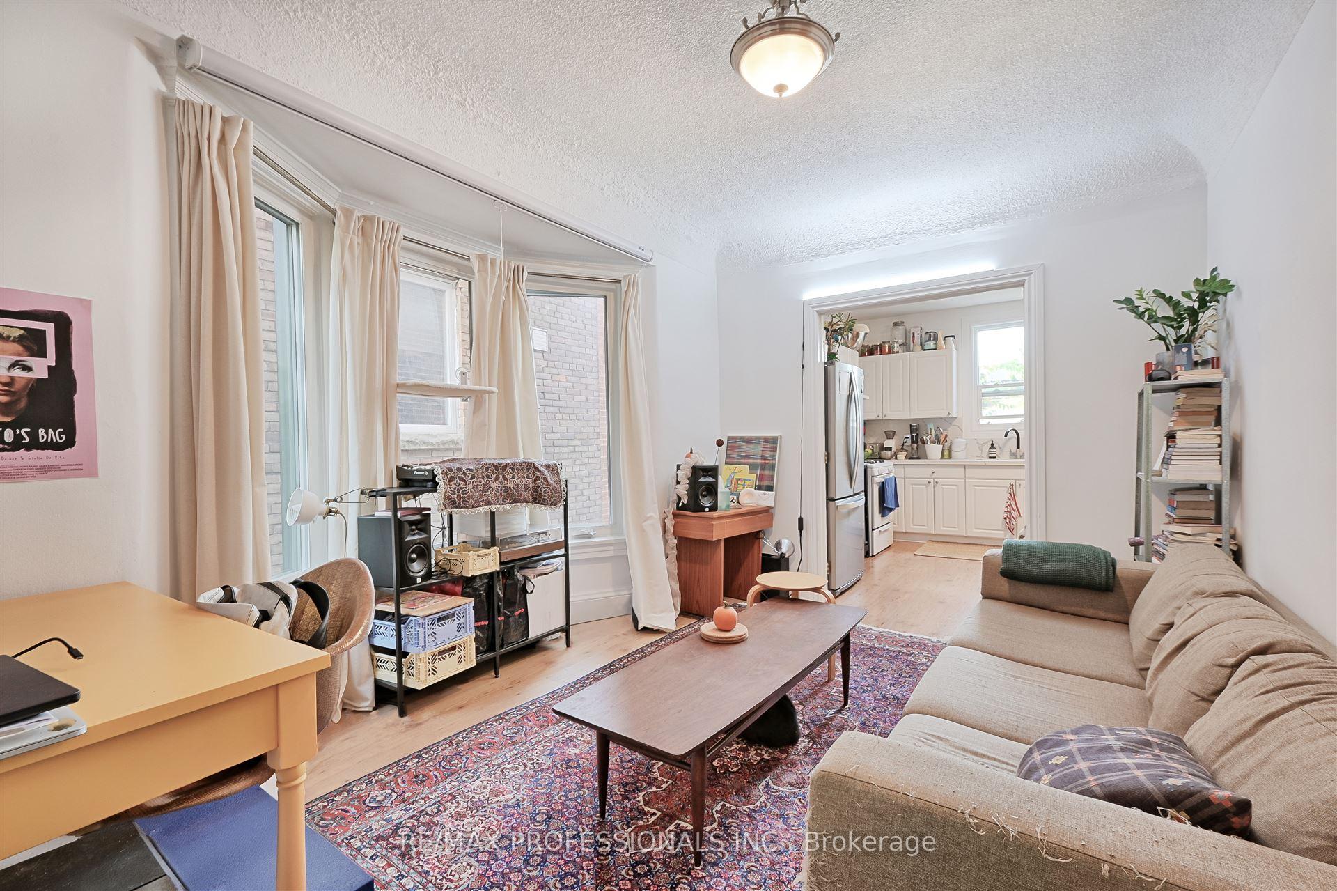 166 Grace St, Toronto, ON M6G3A6 | 5 Bedroom 4 Bathroom Semi-Detached House | Image 7