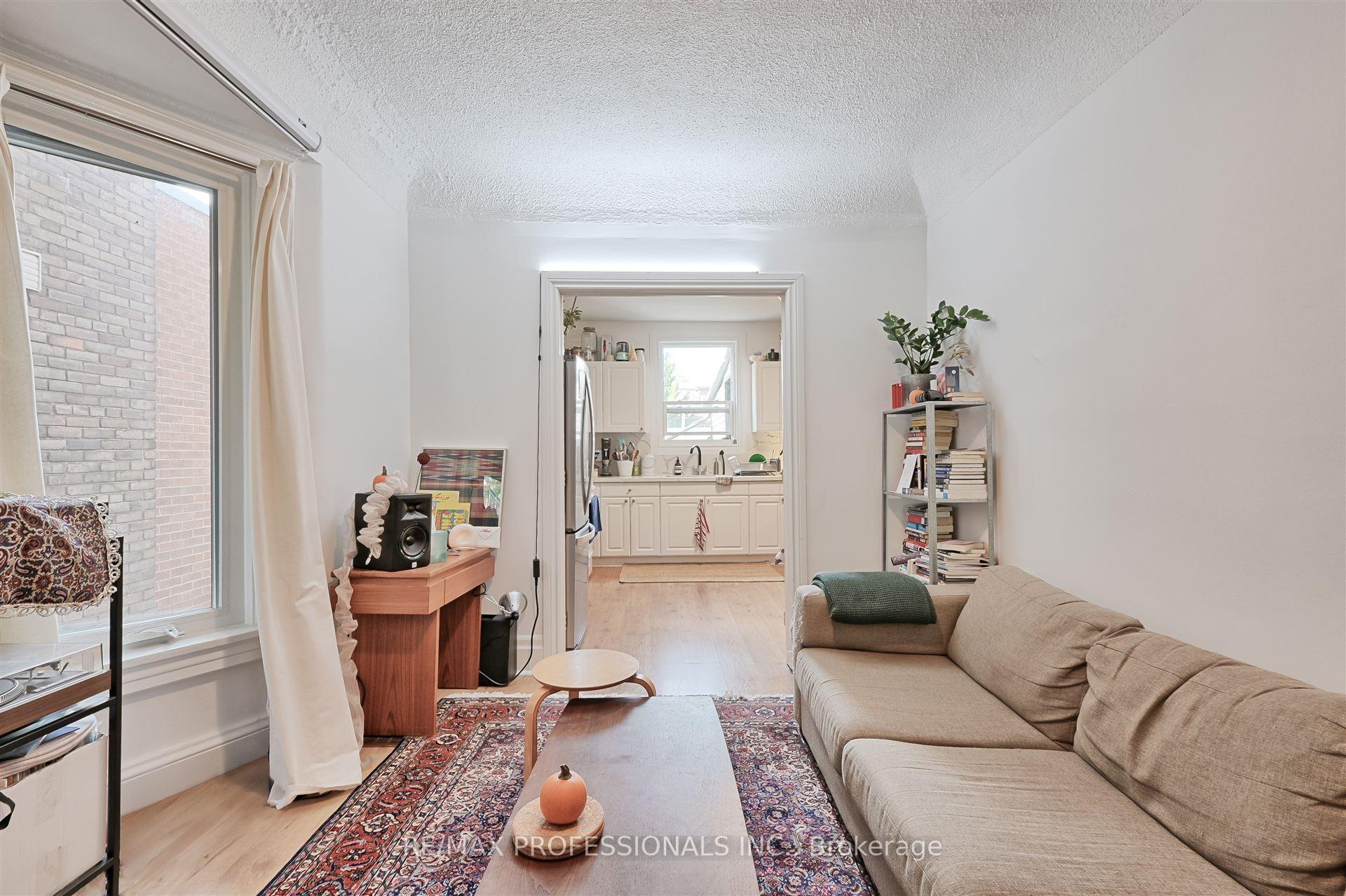 166 Grace St, Toronto, ON M6G3A6 | 5 Bedroom 4 Bathroom Semi-Detached House | Image 8