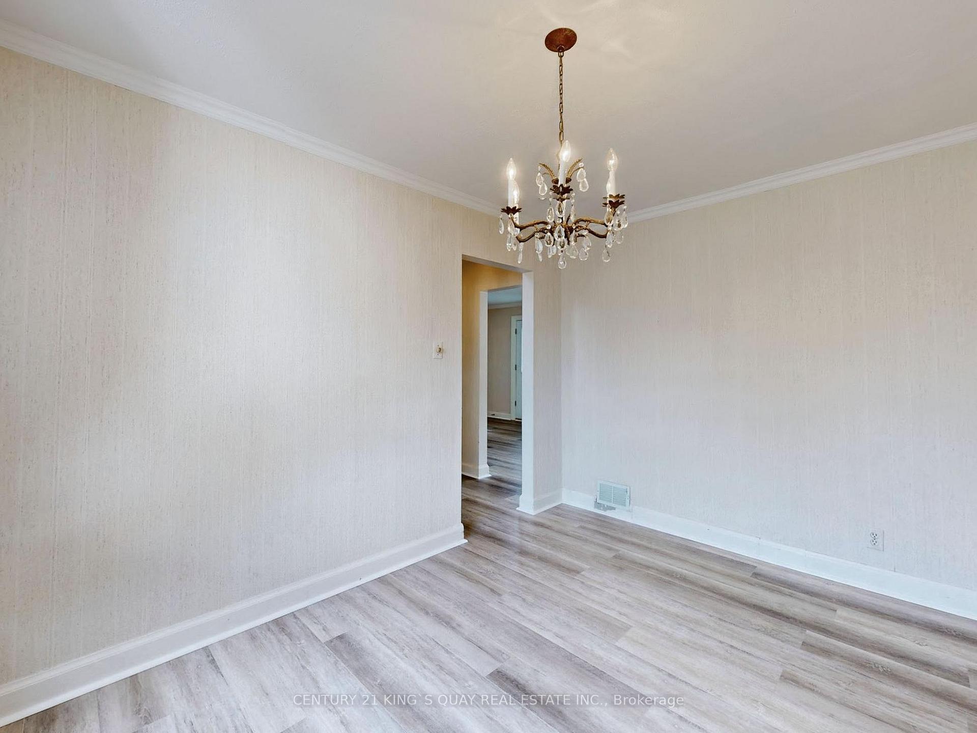 60 Northwood Dr, Toronto, ON M2M2K1 | 3 Bedroom 2 Bathroom Detached House | Image 10