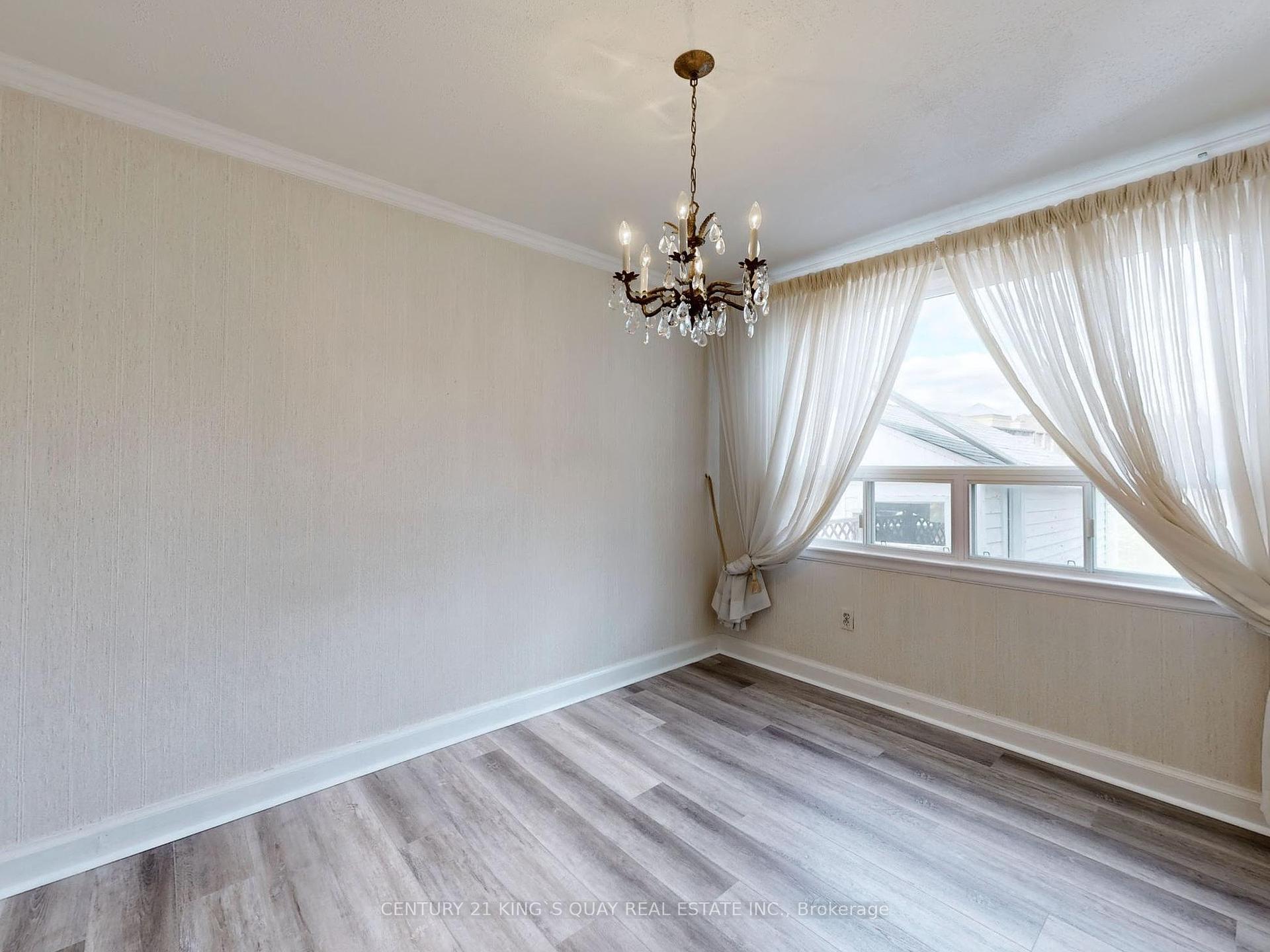 60 Northwood Dr, Toronto, ON M2M2K1 | 3 Bedroom 2 Bathroom Detached House | Image 8