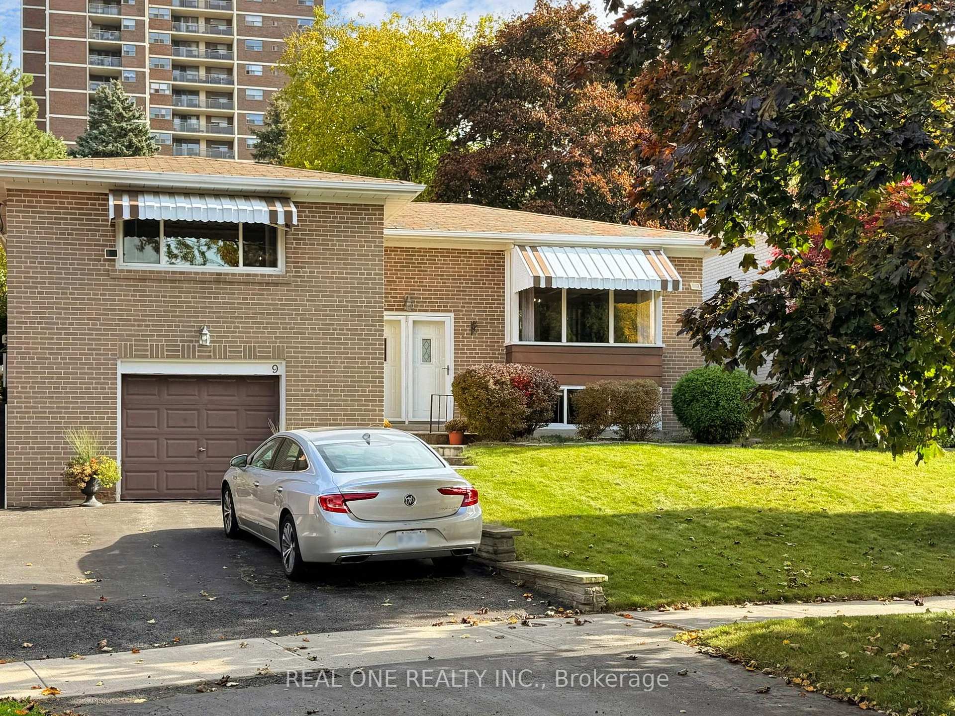 9 Lescon Rd, Toronto, ON M2J2G7 | 3 Bedroom 3 Bathroom Detached House | Image 1