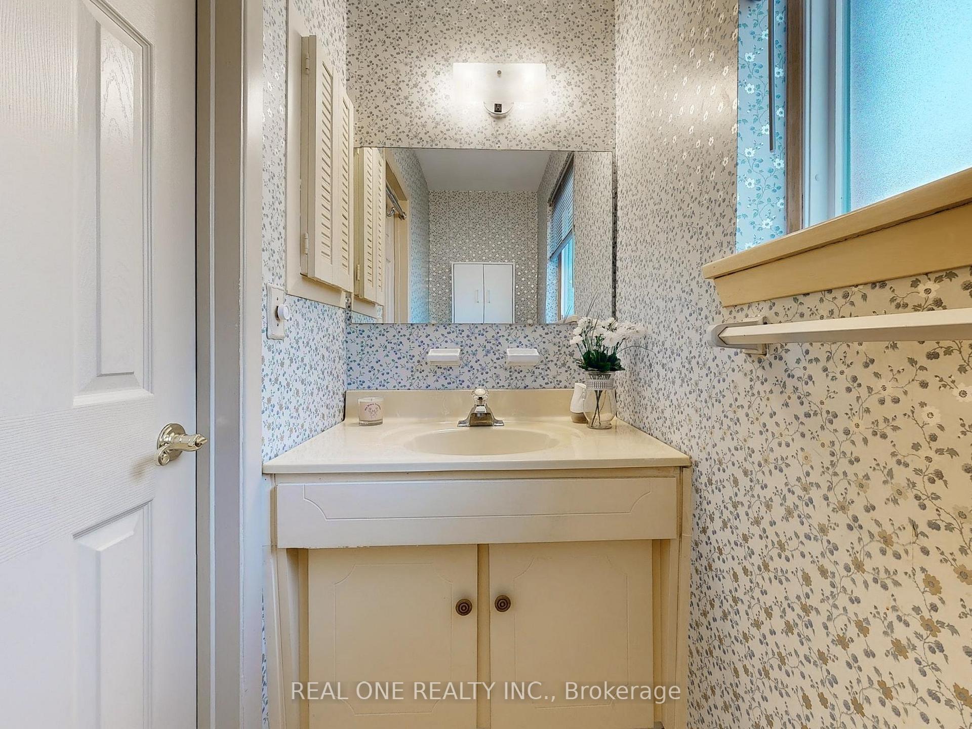 9 Lescon Rd, Toronto, ON M2J2G7 | 3 Bedroom 3 Bathroom Detached House | Image 10