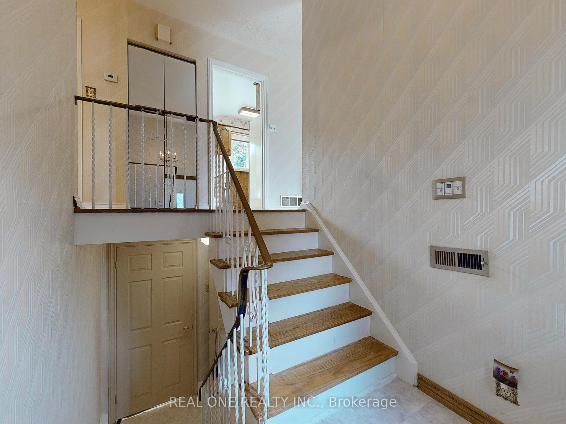 9 Lescon Rd, Toronto, ON M2J2G7 | 3 Bedroom 3 Bathroom Detached House | Image 14