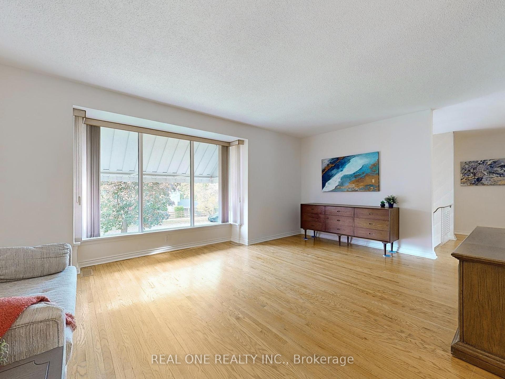 9 Lescon Rd, Toronto, ON M2J2G7 | 3 Bedroom 3 Bathroom Detached House | Image 5