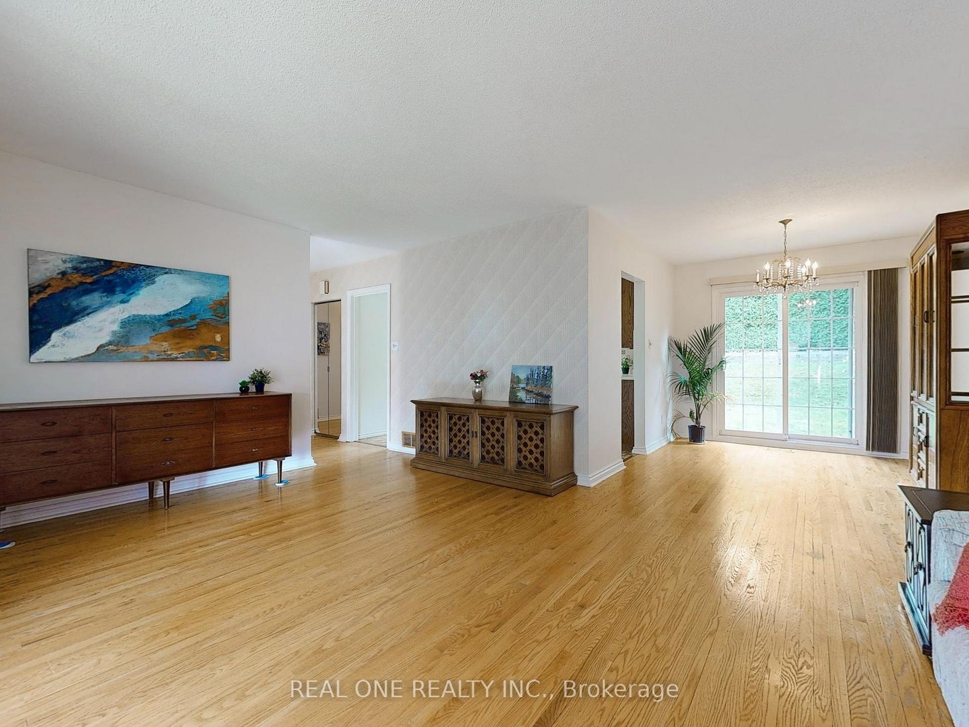 9 Lescon Rd, Toronto, ON M2J2G7 | 3 Bedroom 3 Bathroom Detached House | Image 6