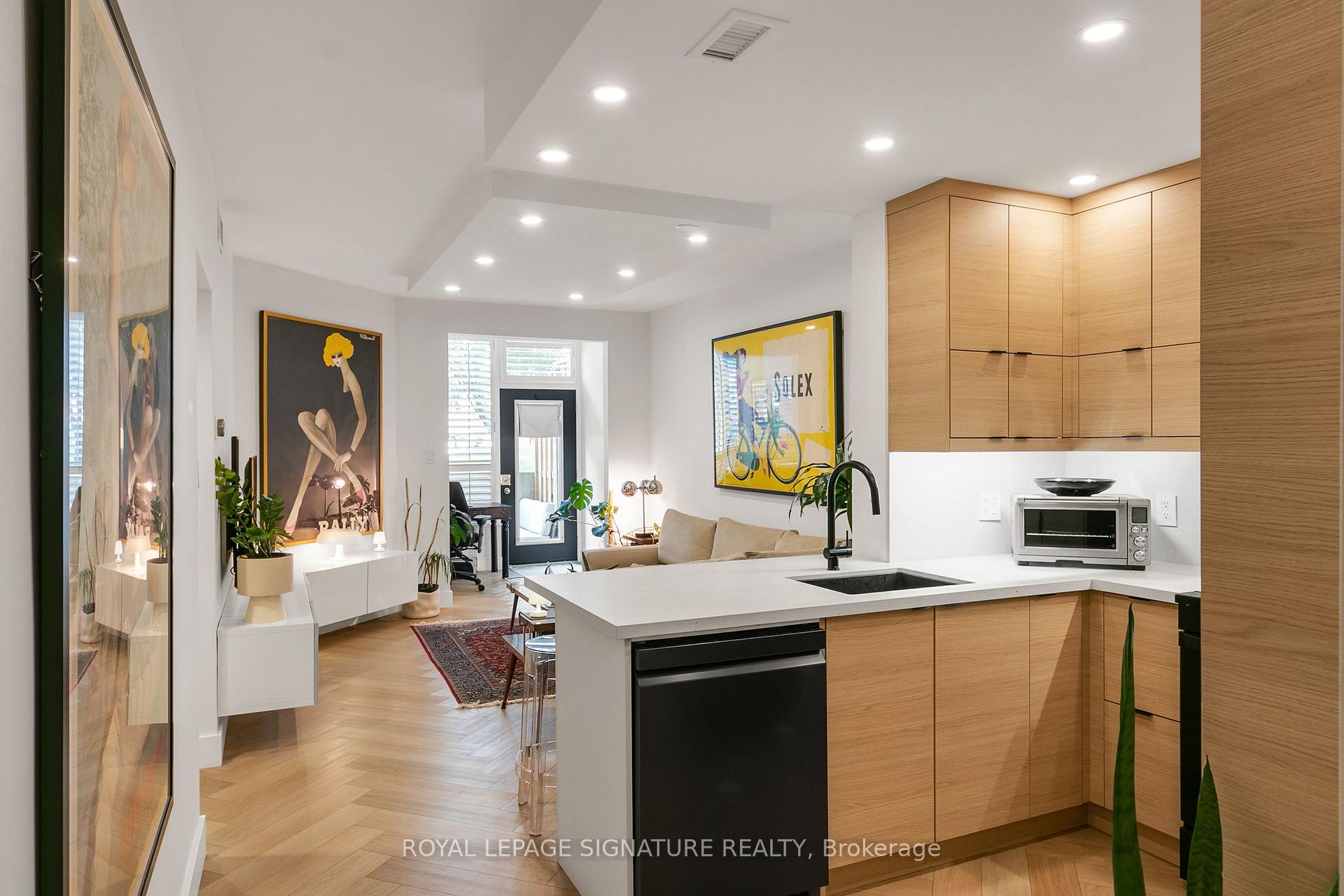 #105 - 65 Scadding Ave, Toronto, ON M5A4L1 | 1 Bedroom 1 Bathroom Condo Apt | Image 2