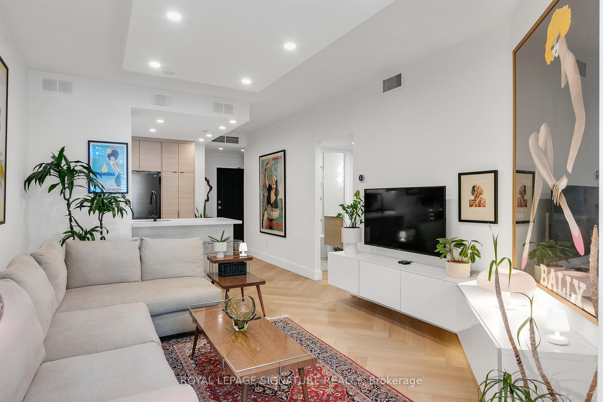 #105 - 65 Scadding Ave, Toronto, ON M5A4L1 | 1 Bedroom 1 Bathroom Condo Apt | Image 5