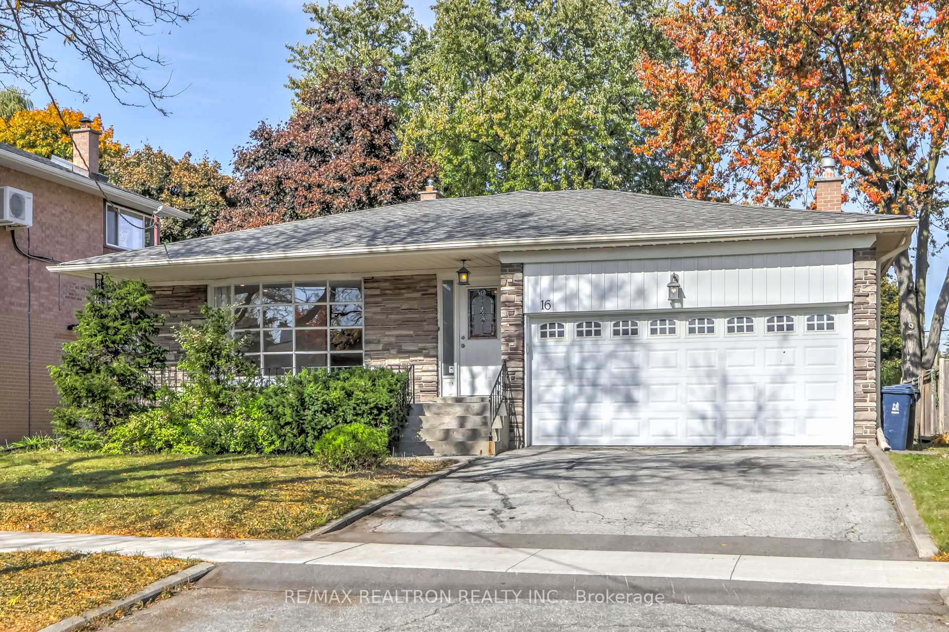 16 Wyvern Rd, Toronto, ON M2K2K4 | 4 Bedroom 3 Bathroom Detached House | Image 1