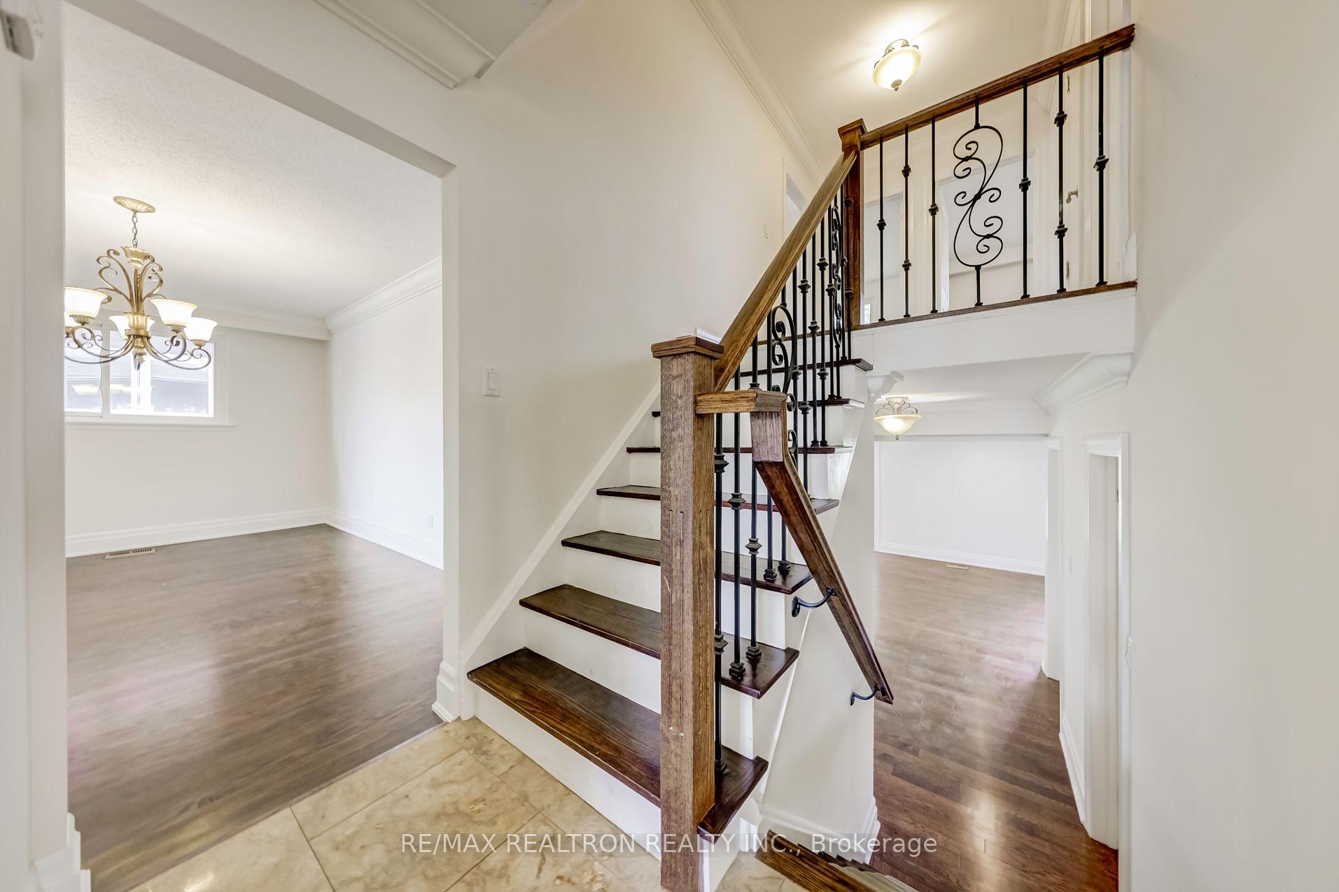 16 Wyvern Rd, Toronto, ON M2K2K4 | 4 Bedroom 3 Bathroom Detached House | Image 12