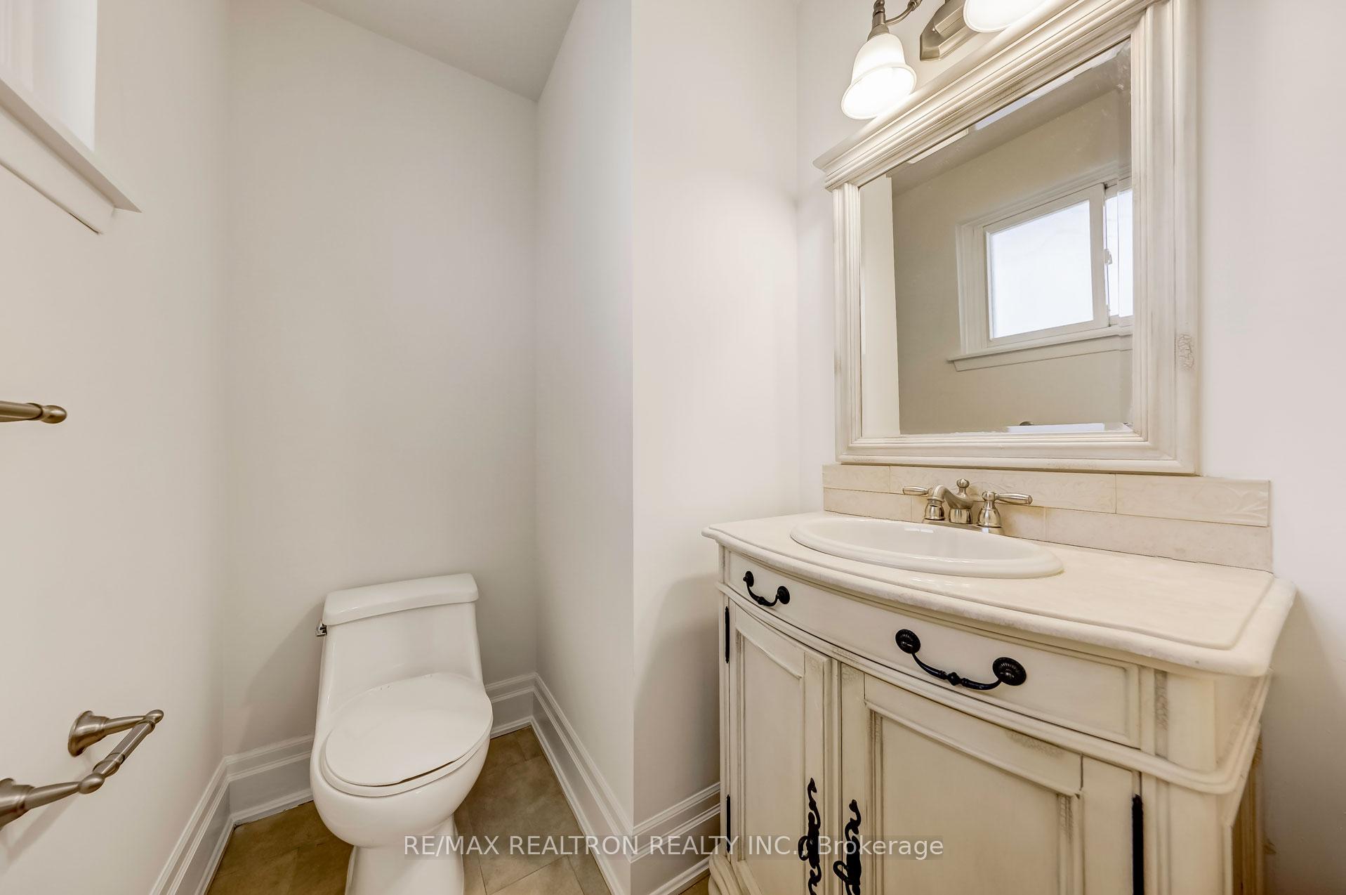 16 Wyvern Rd, Toronto, ON M2K2K4 | 4 Bedroom 3 Bathroom Detached House | Image 15