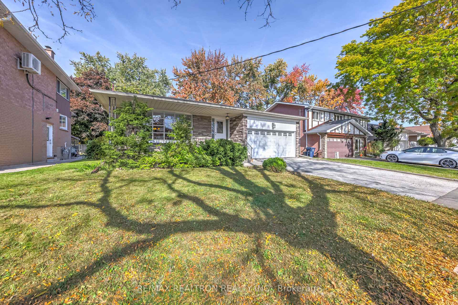 16 Wyvern Rd, Toronto, ON M2K2K4 | 4 Bedroom 3 Bathroom Detached House | Image 2