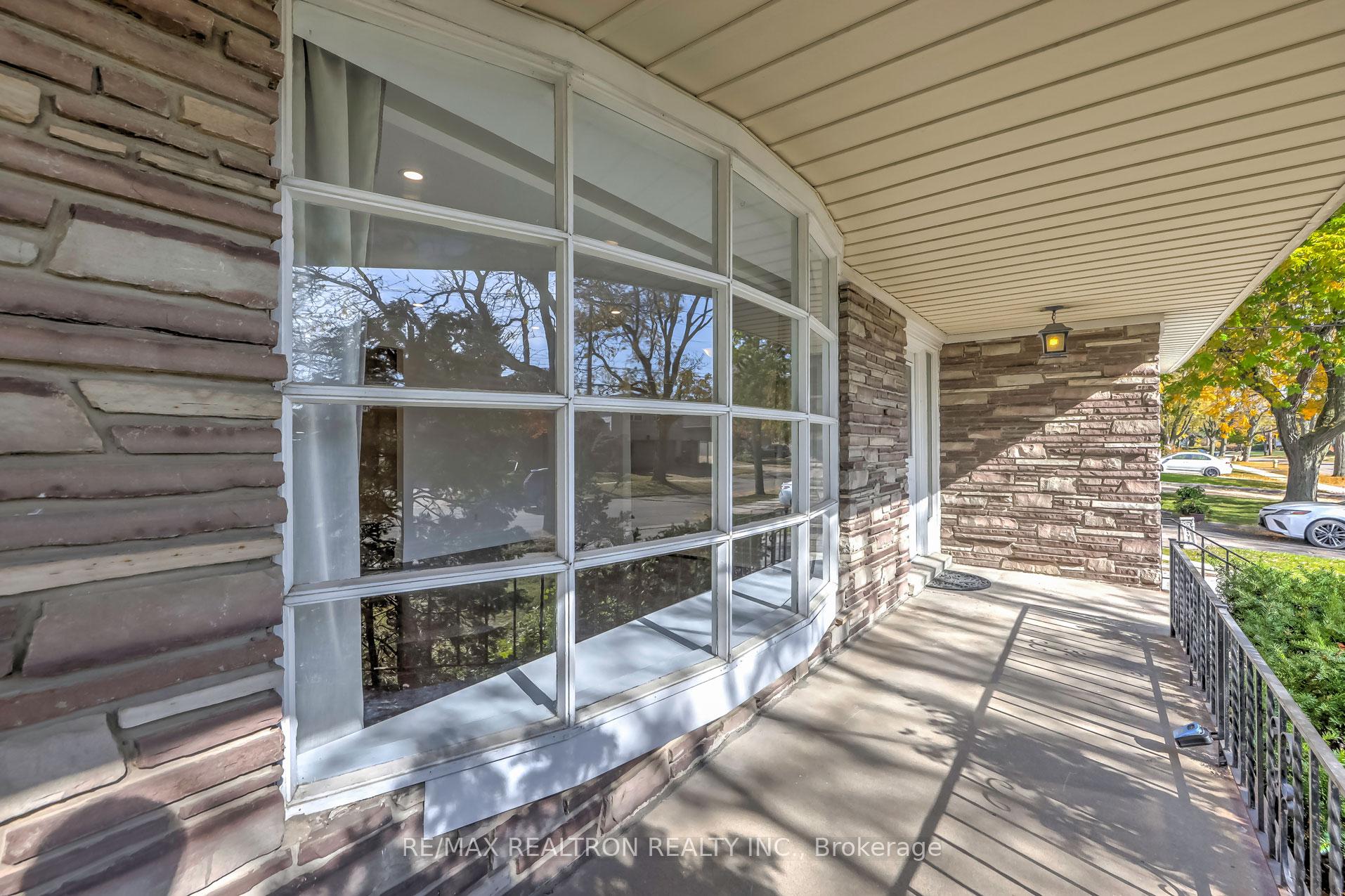 16 Wyvern Rd, Toronto, ON M2K2K4 | 4 Bedroom 3 Bathroom Detached House | Image 3