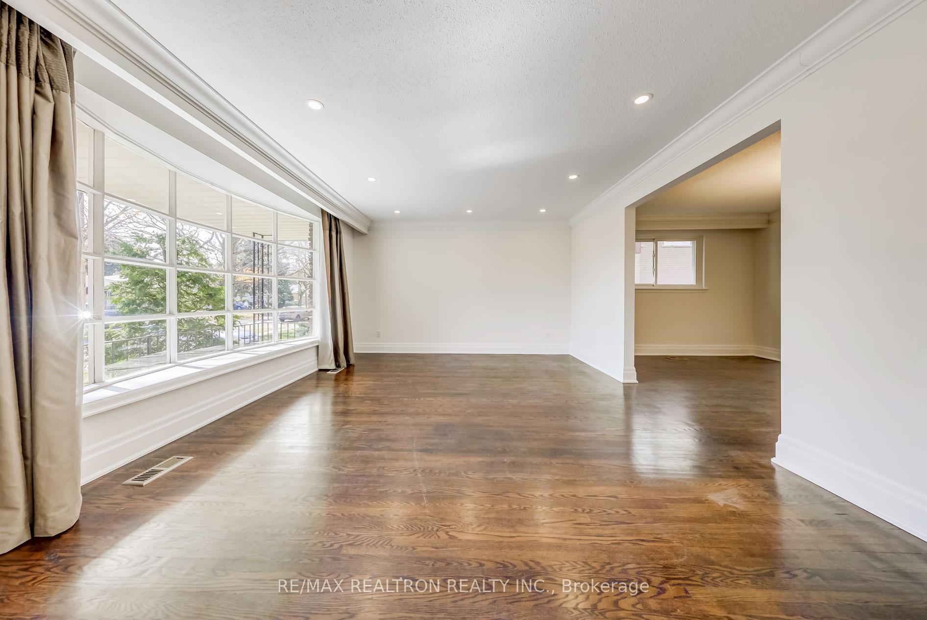 16 Wyvern Rd, Toronto, ON M2K2K4 | 4 Bedroom 3 Bathroom Detached House | Image 5