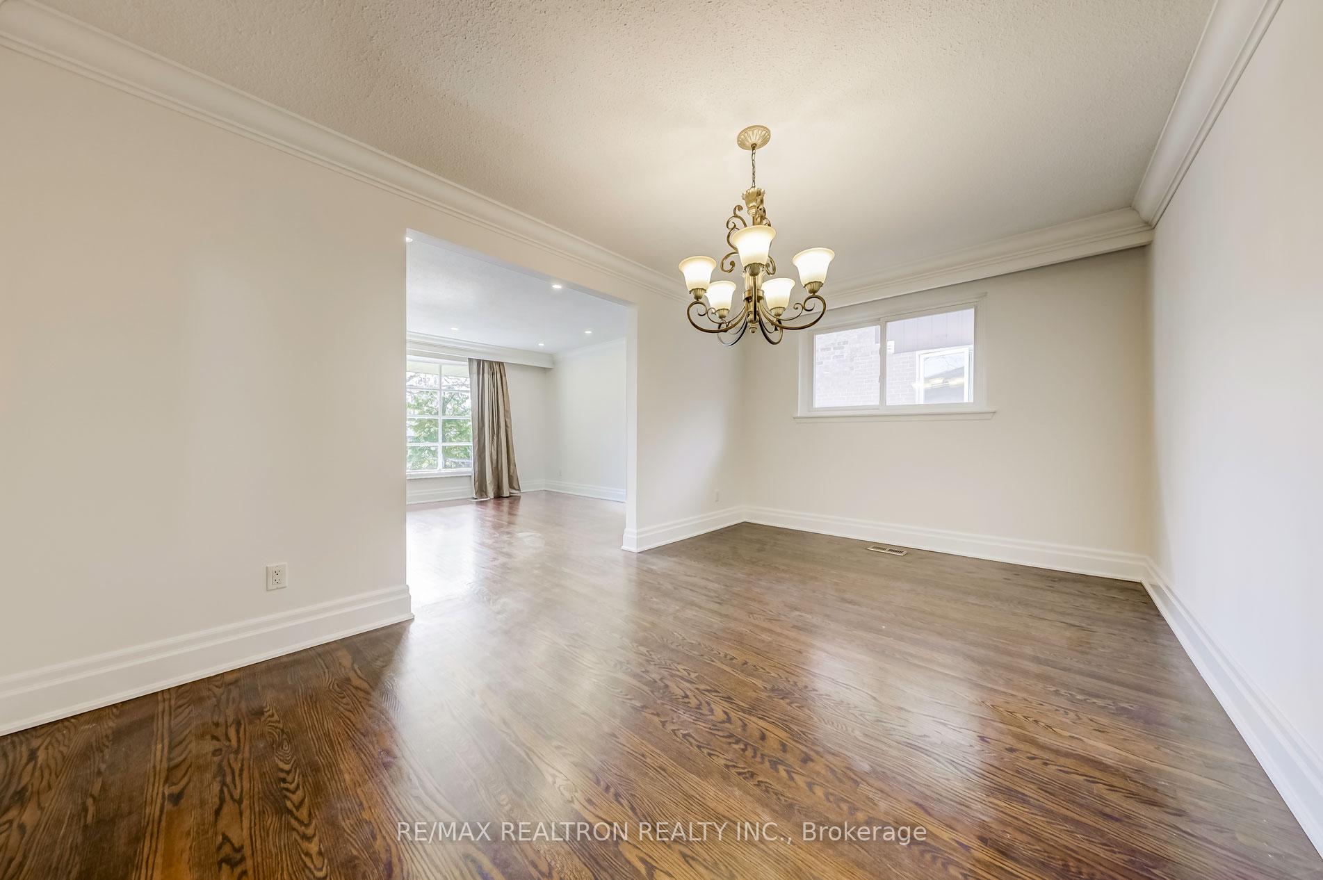 16 Wyvern Rd, Toronto, ON M2K2K4 | 4 Bedroom 3 Bathroom Detached House | Image 6