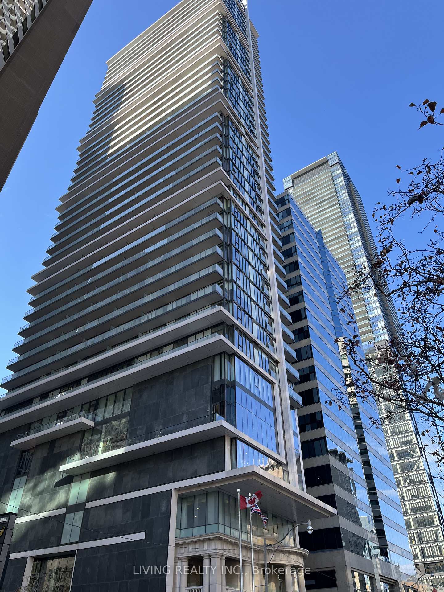 #2209 - 426 University Ave, Toronto, ON M5G1S9 | 1 Bedroom 1 Bathroom Condo Apt | Image 1