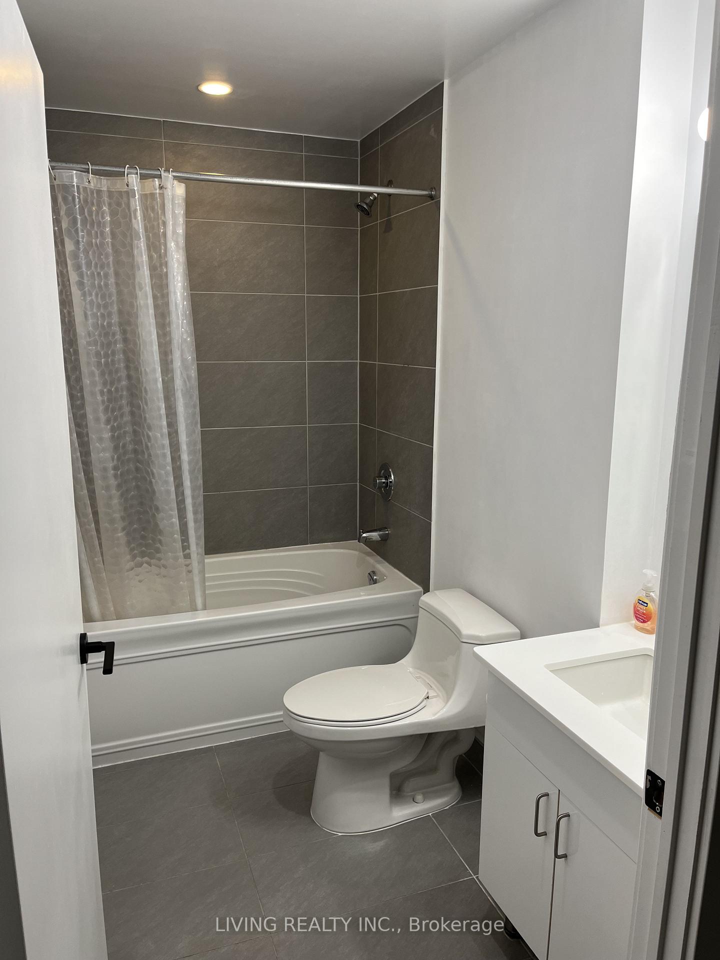 #2209 - 426 University Ave, Toronto, ON M5G1S9 | 1 Bedroom 1 Bathroom Condo Apt | Image 11