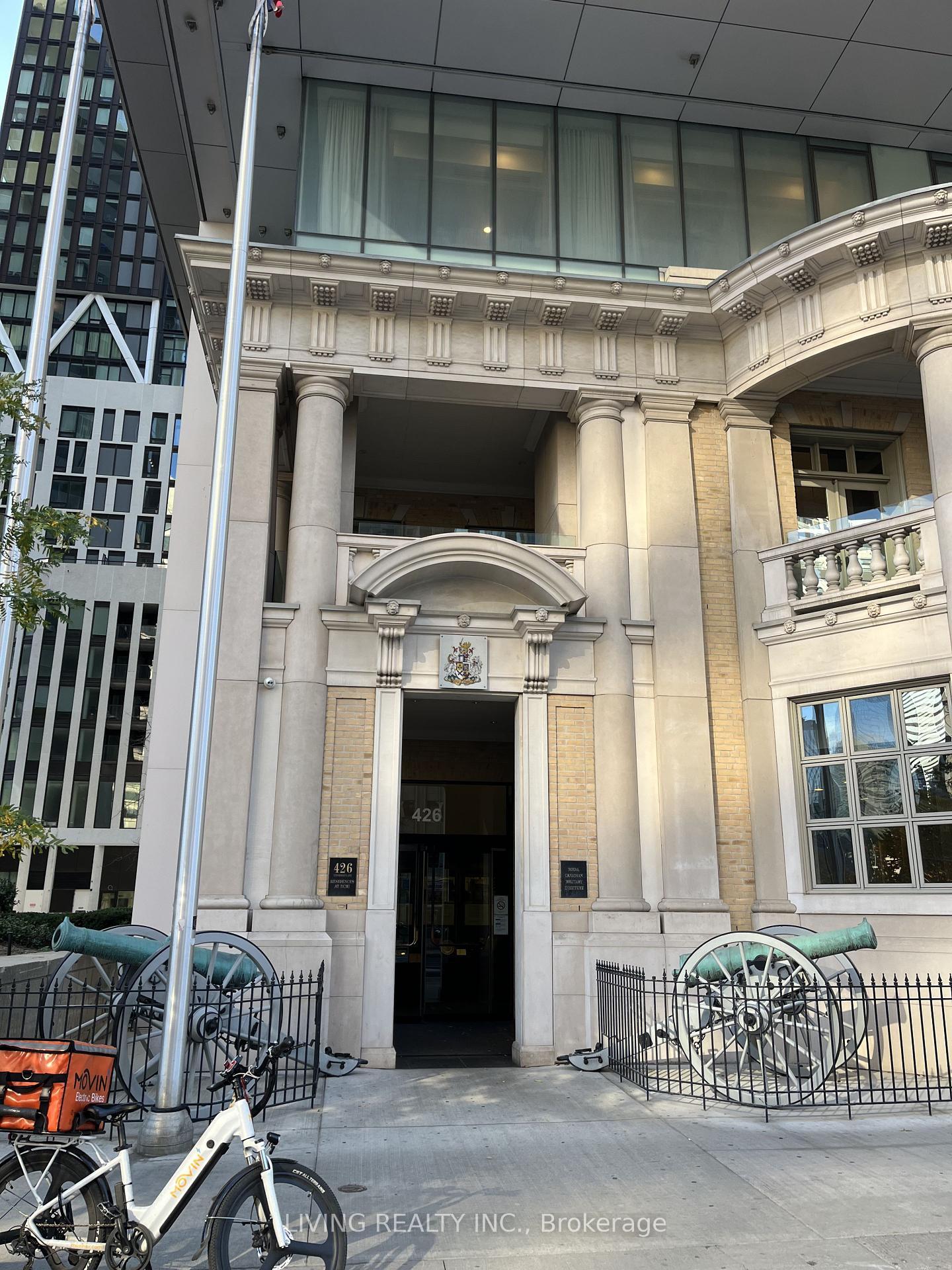 #2209 - 426 University Ave, Toronto, ON M5G1S9 | 1 Bedroom 1 Bathroom Condo Apt | Image 2