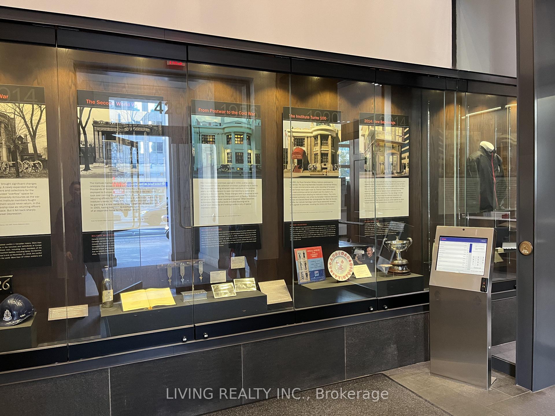 #2209 - 426 University Ave, Toronto, ON M5G1S9 | 1 Bedroom 1 Bathroom Condo Apt | Image 5