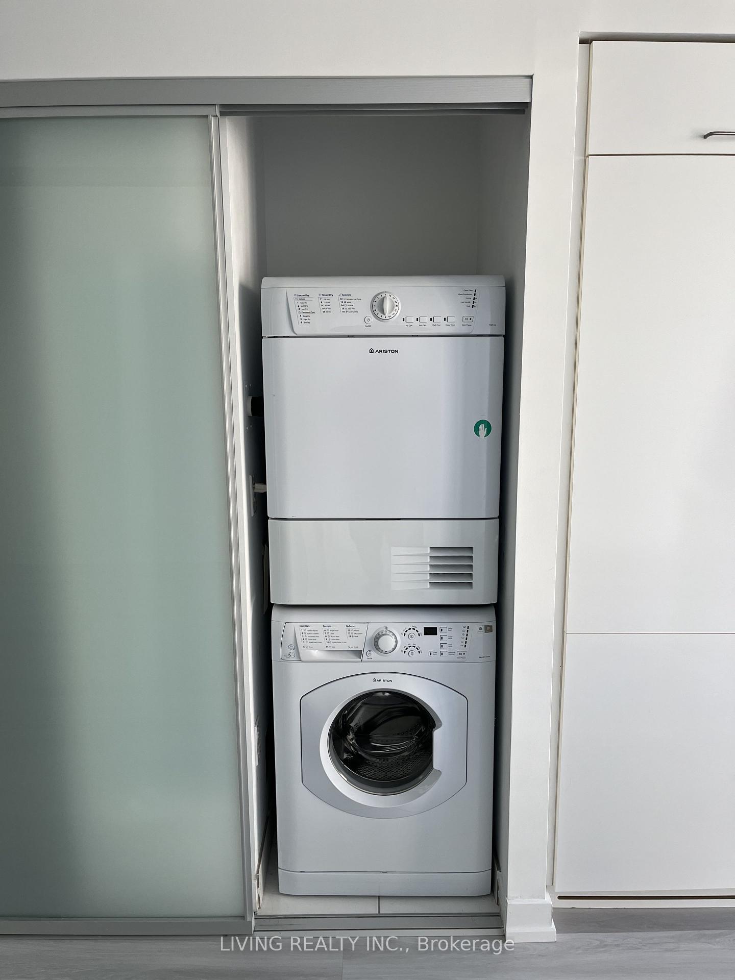 #2209 - 426 University Ave, Toronto, ON M5G1S9 | 1 Bedroom 1 Bathroom Condo Apt | Image 7