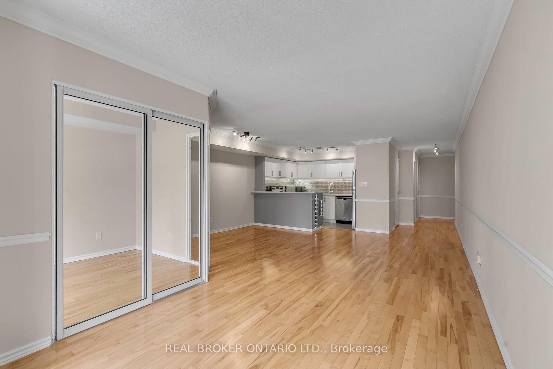 #2113 - 25 The Esplanade, Toronto, ON M5E1W5 | 1 Bedroom 2 Bathroom Condo Apt | Image 11