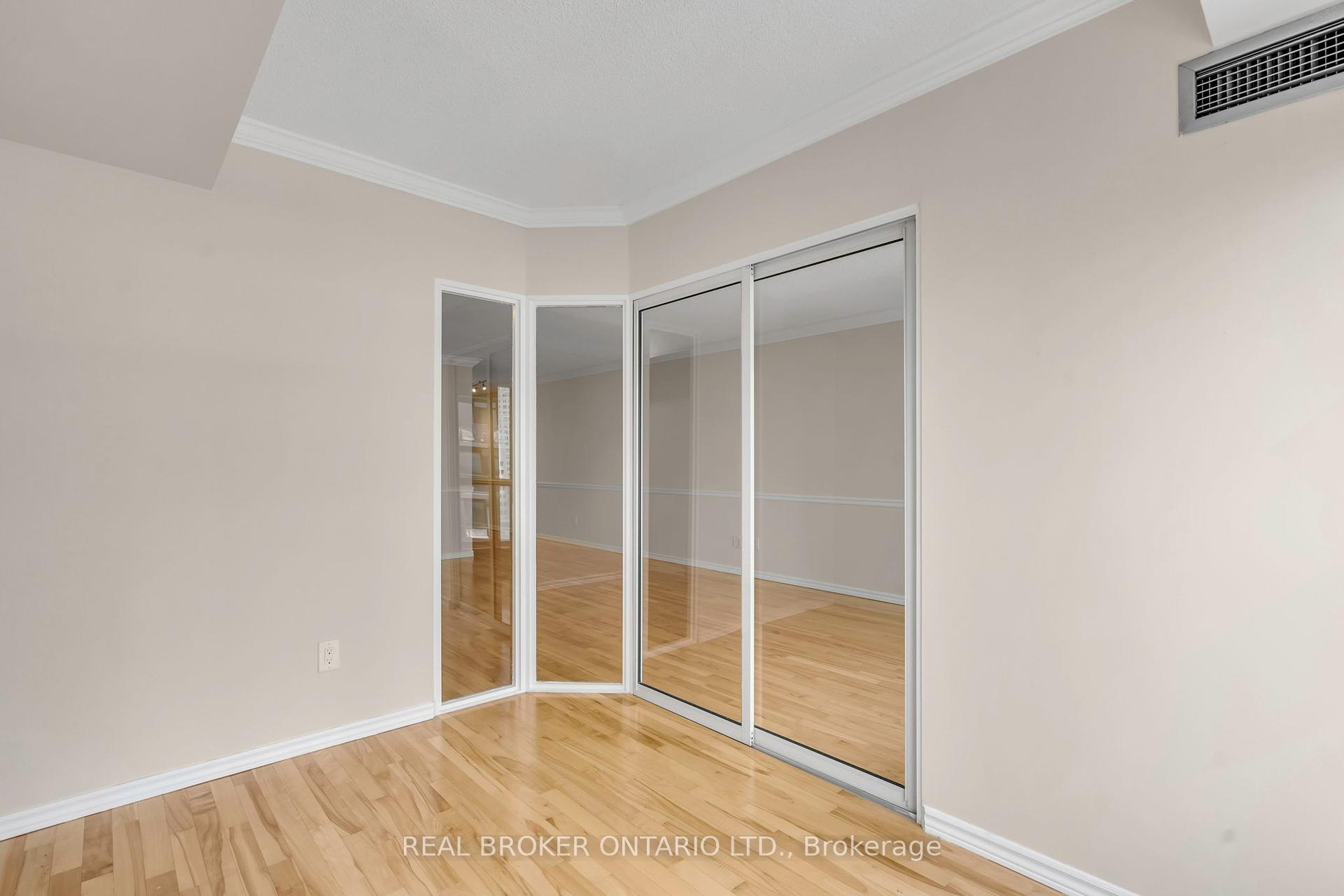 #2113 - 25 The Esplanade, Toronto, ON M5E1W5 | 1 Bedroom 2 Bathroom Condo Apt | Image 12