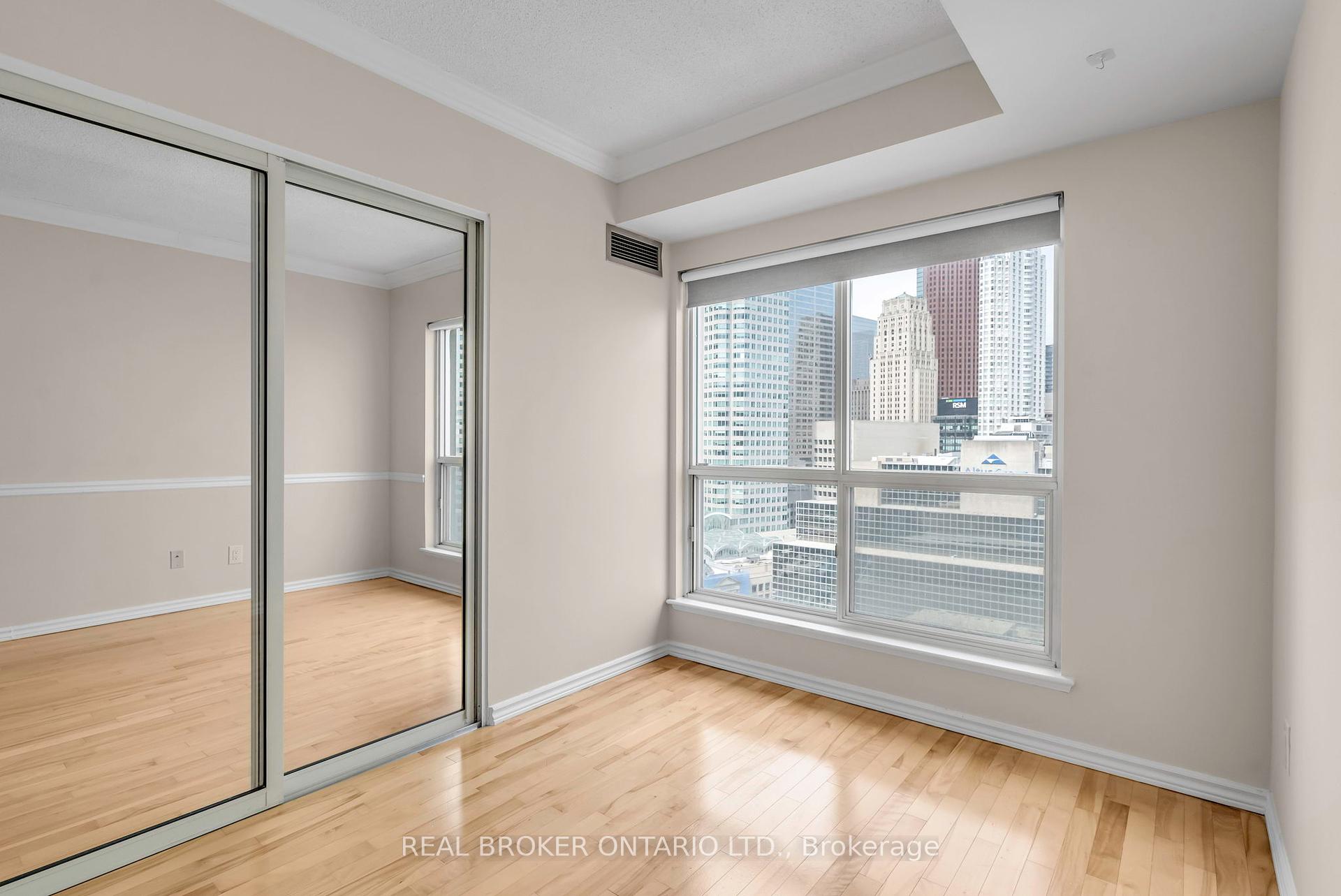 #2113 - 25 The Esplanade, Toronto, ON M5E1W5 | 1 Bedroom 2 Bathroom Condo Apt | Image 13