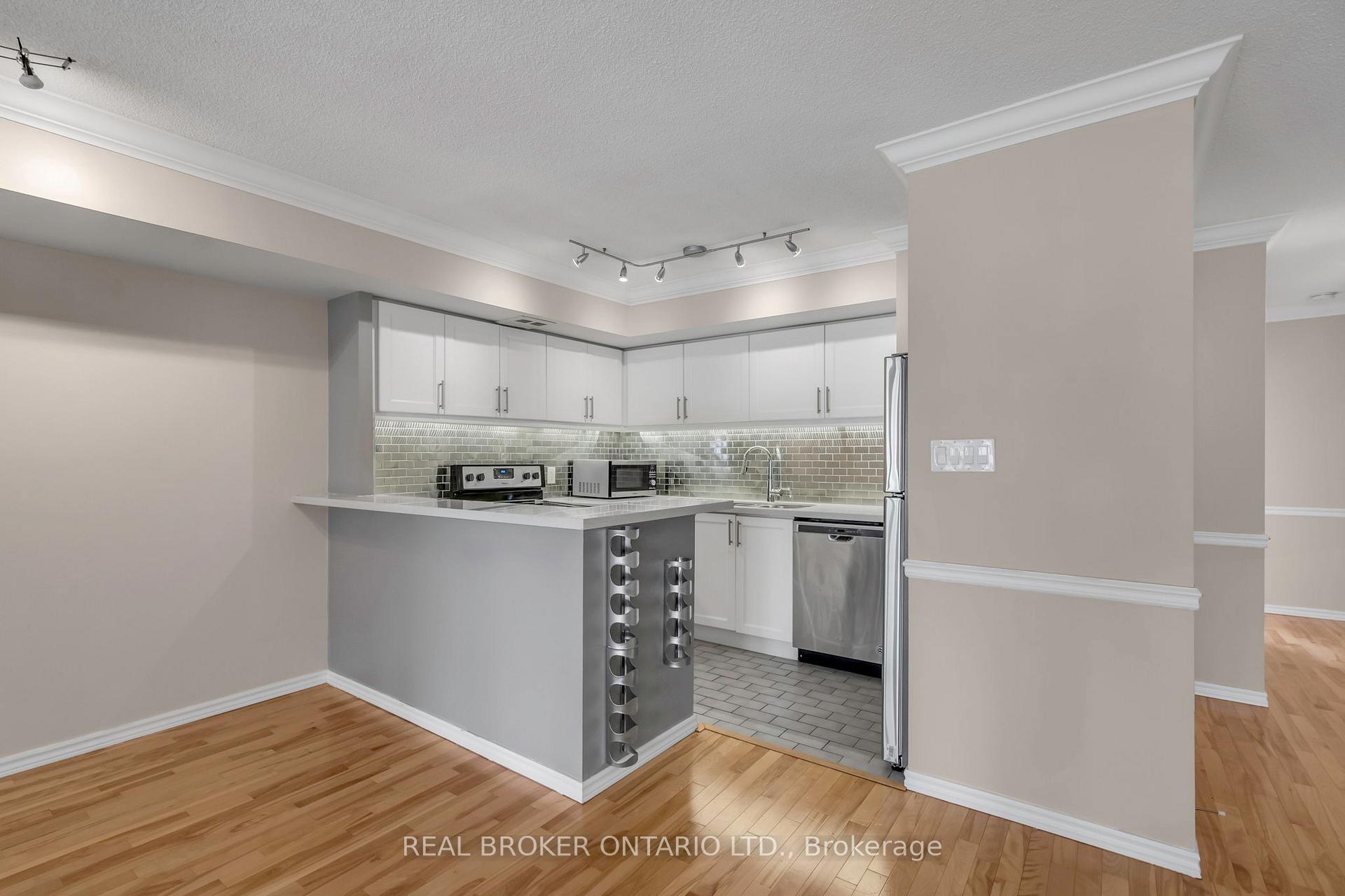 #2113 - 25 The Esplanade, Toronto, ON M5E1W5 | 1 Bedroom 2 Bathroom Condo Apt | Image 14