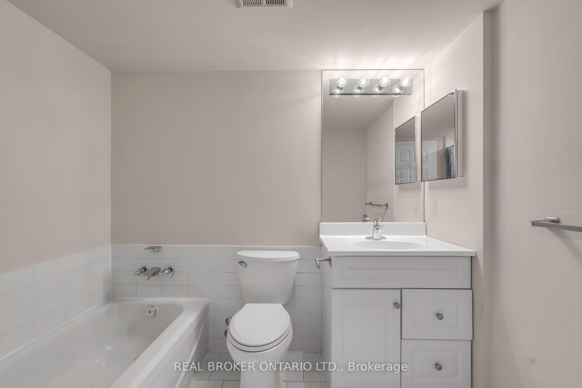 #2113 - 25 The Esplanade, Toronto, ON M5E1W5 | 1 Bedroom 2 Bathroom Condo Apt | Image 25