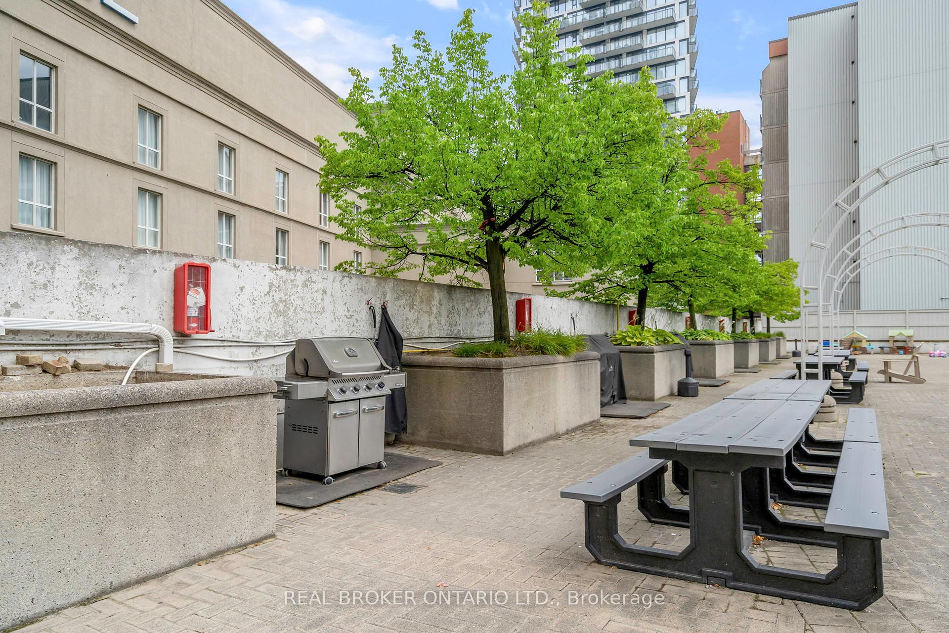 #2113 - 25 The Esplanade, Toronto, ON M5E1W5 | 1 Bedroom 2 Bathroom Condo Apt | Image 31