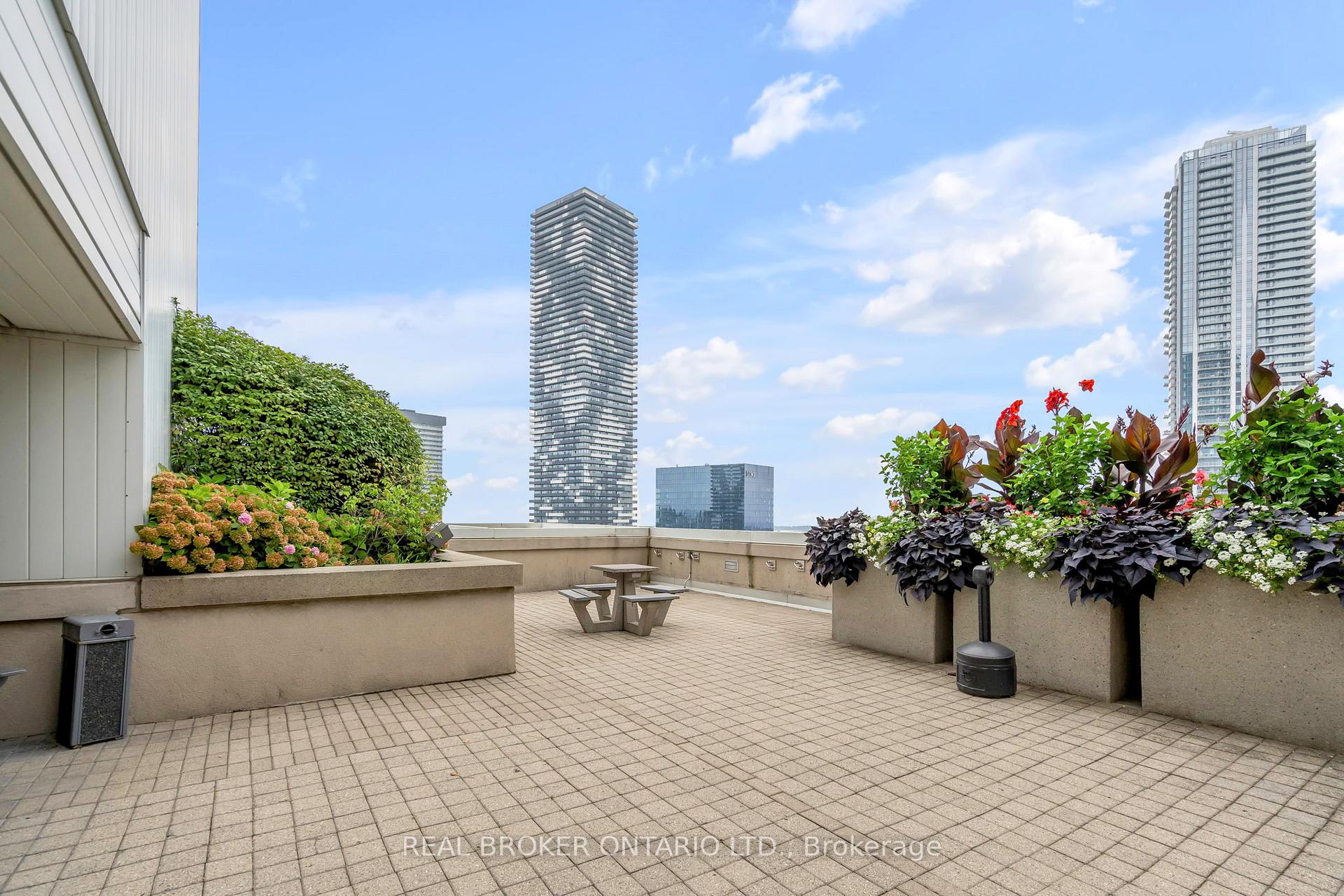 #2113 - 25 The Esplanade, Toronto, ON M5E1W5 | 1 Bedroom 2 Bathroom Condo Apt | Image 33