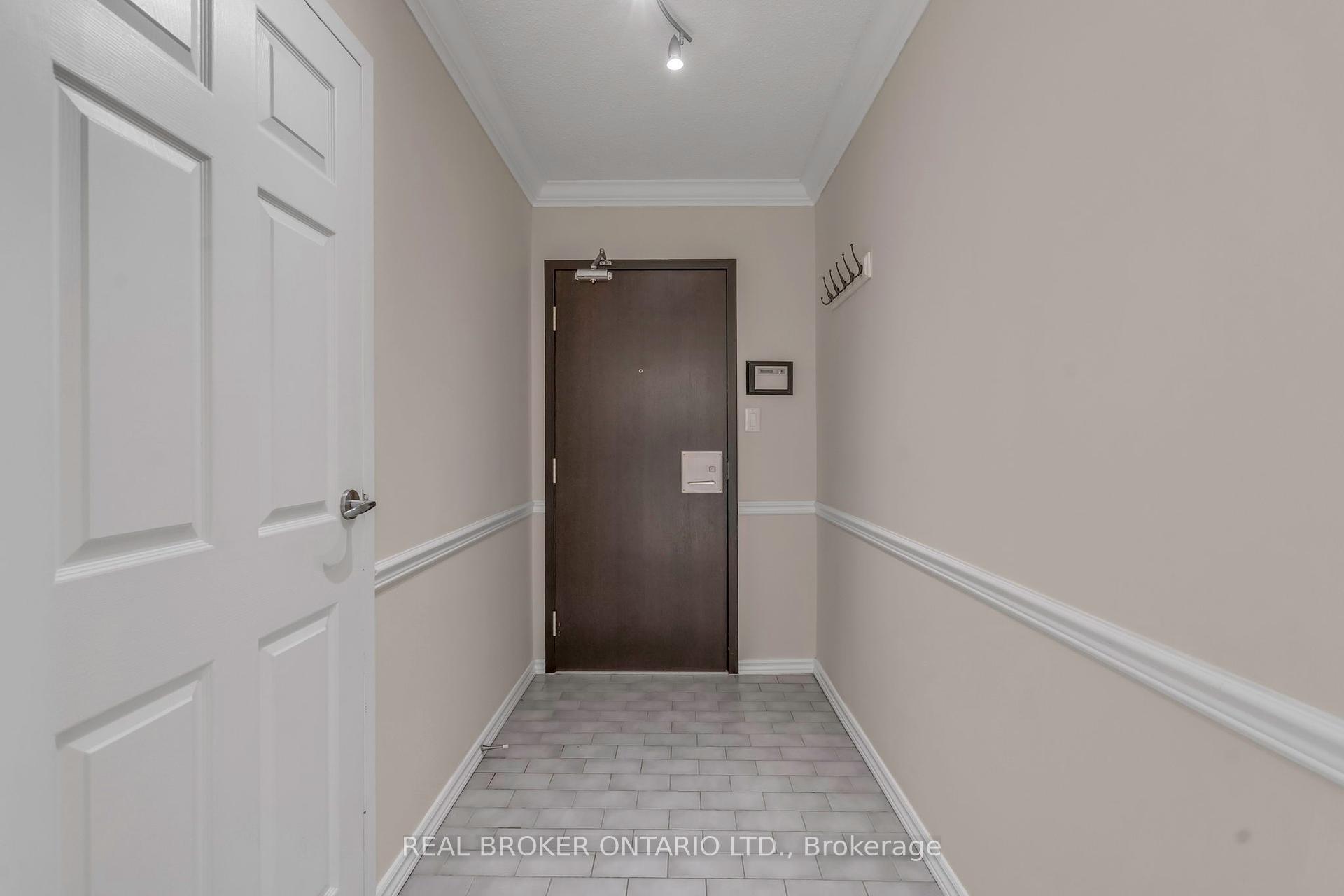 #2113 - 25 The Esplanade, Toronto, ON M5E1W5 | 1 Bedroom 2 Bathroom Condo Apt | Image 4