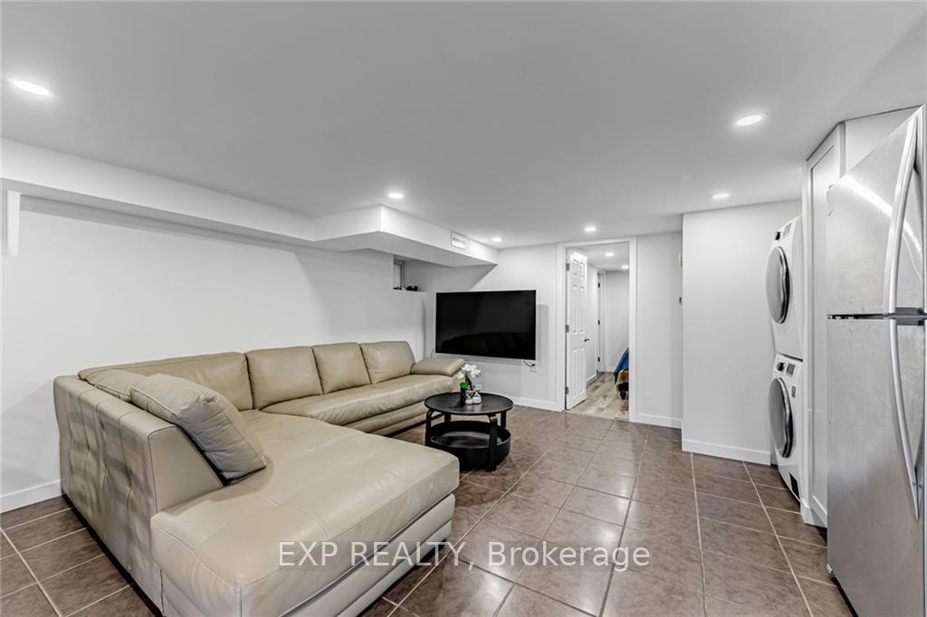 198 LAUDER Ave, Toronto, ON M6E3H4 | 4 Bedroom 4 Bathroom Detached House | Image 23