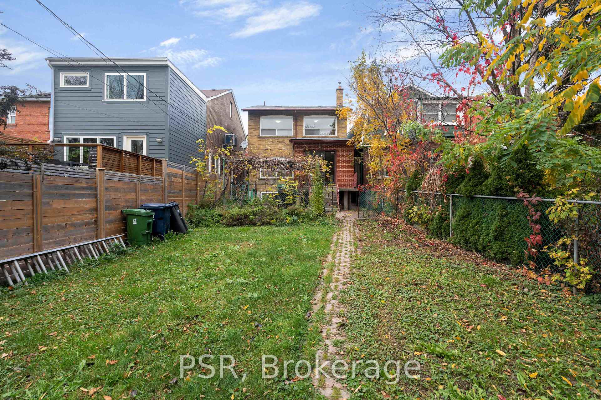 7 Earnscliffe Rd N, Toronto, ON M6E1J4 | 4 Bedroom 3 Bathroom Detached House | Image 12