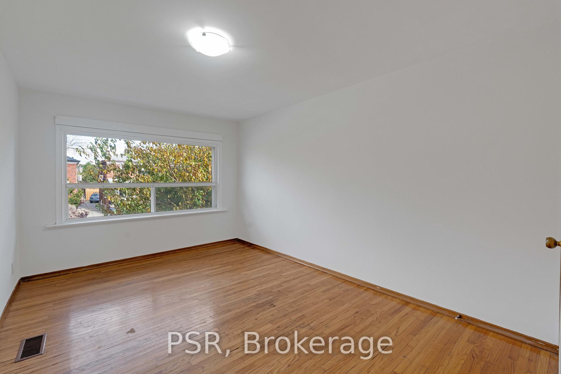 7 Earnscliffe Rd N, Toronto, ON M6E1J4 | 4 Bedroom 3 Bathroom Detached House | Image 8