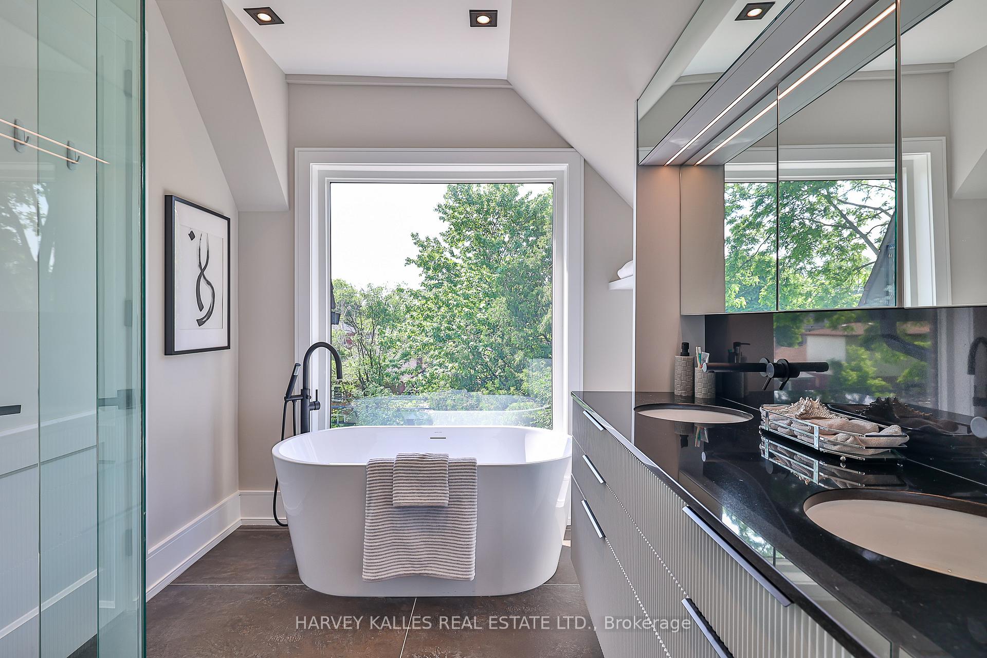 105 Donlea Dr, Toronto, ON M4G2M6 | 4 Bedroom 5 Bathroom Detached House | Image 27