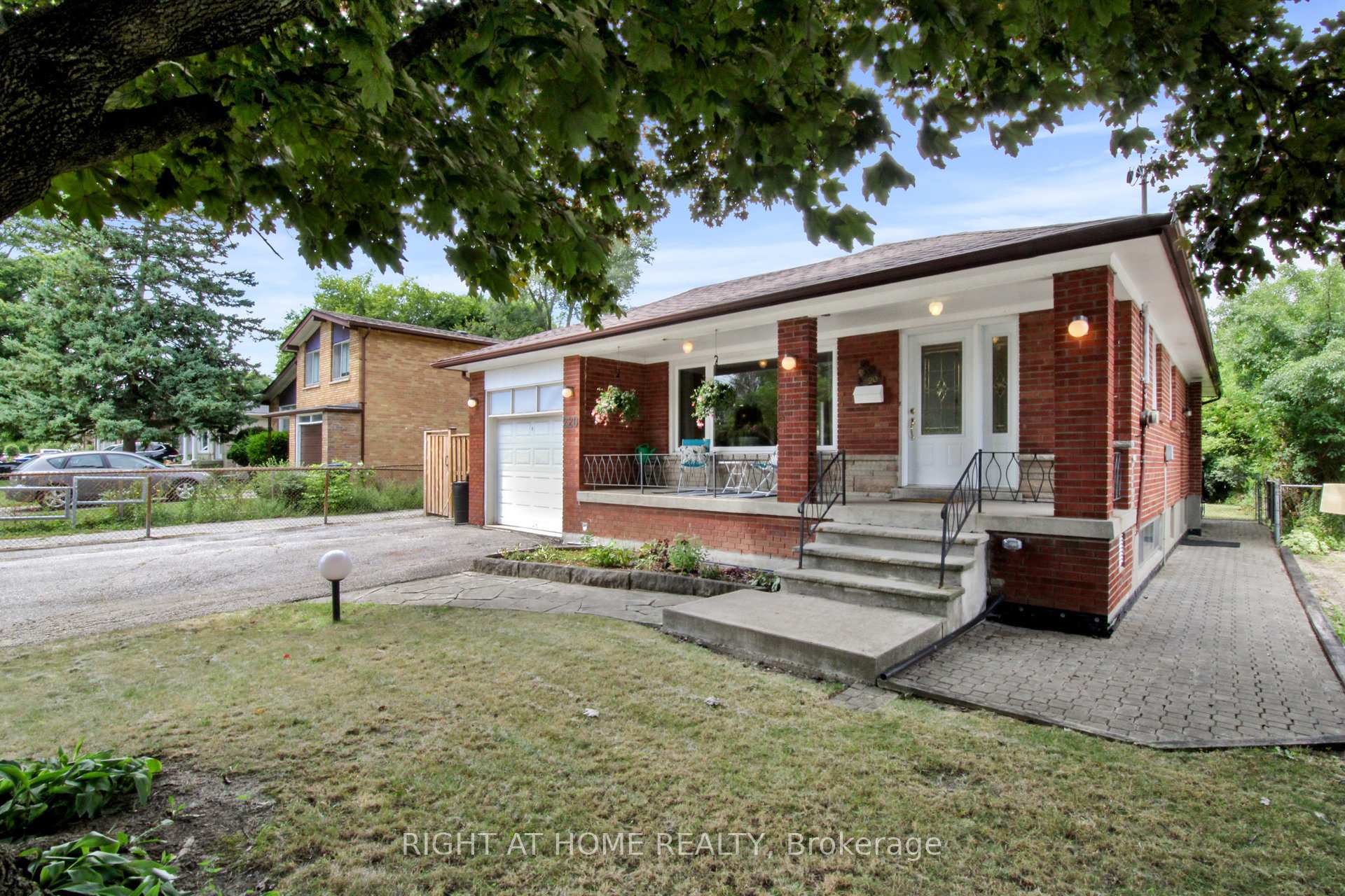 220 Homewood Ave, Toronto, ON M2M1K6 | 3 Bedroom 2 Bathroom Detached House | Image 2