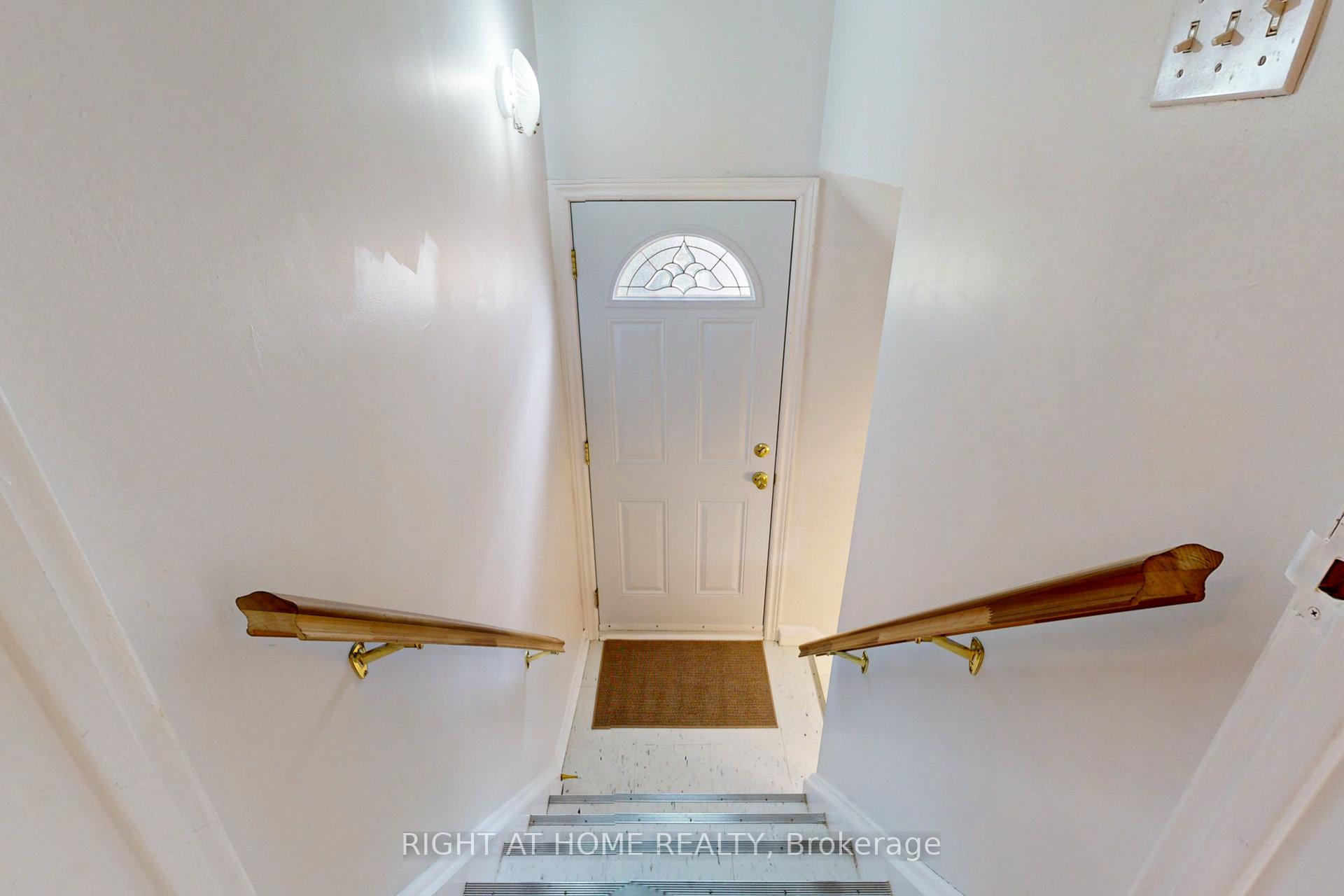 220 Homewood Ave, Toronto, ON M2M1K6 | 3 Bedroom 2 Bathroom Detached House | Image 24