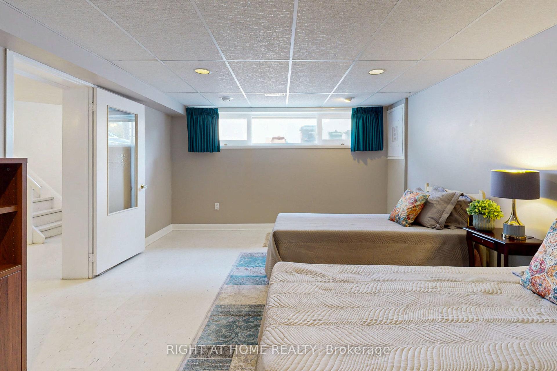 220 Homewood Ave, Toronto, ON M2M1K6 | 3 Bedroom 2 Bathroom Detached House | Image 27