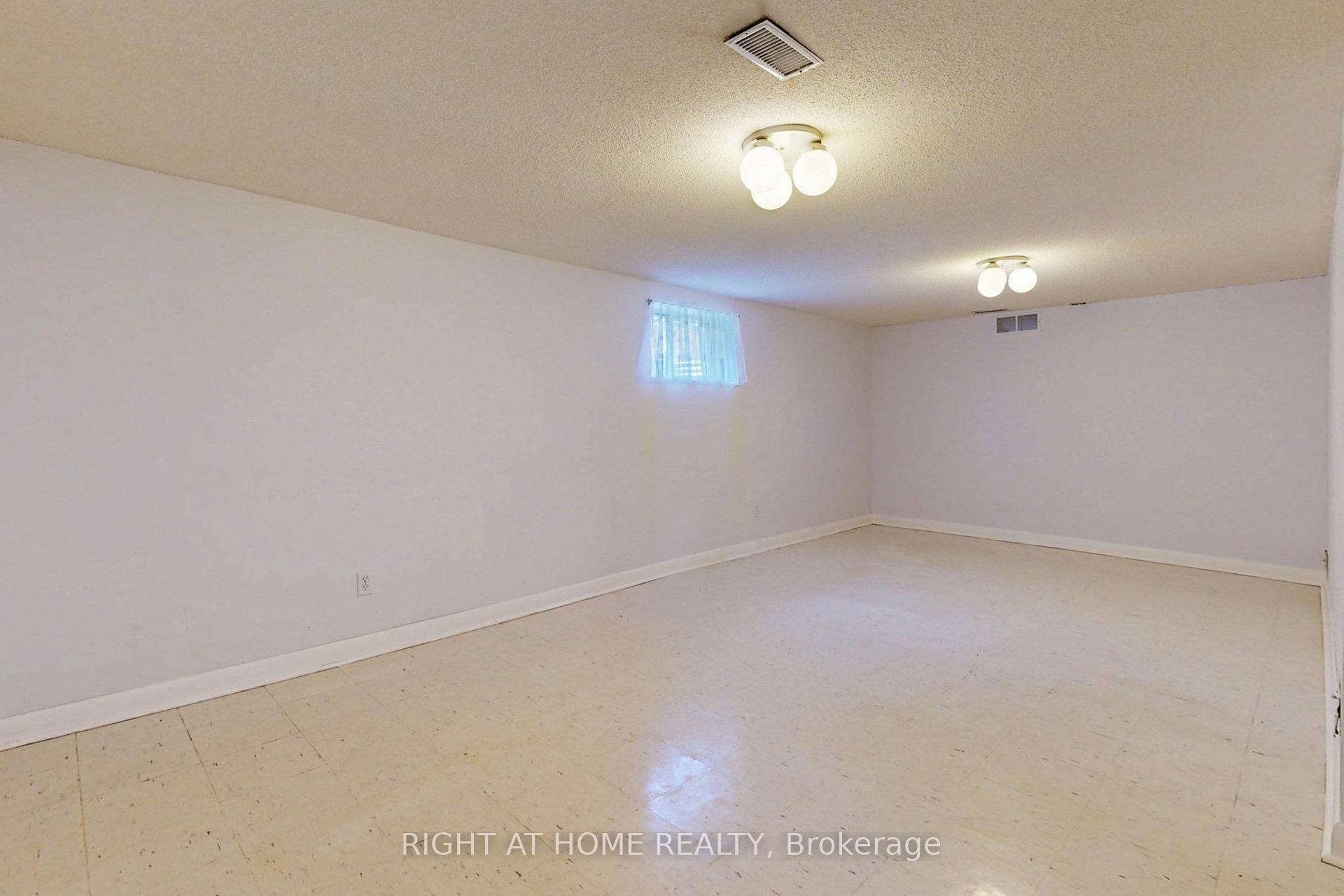 220 Homewood Ave, Toronto, ON M2M1K6 | 3 Bedroom 2 Bathroom Detached House | Image 28