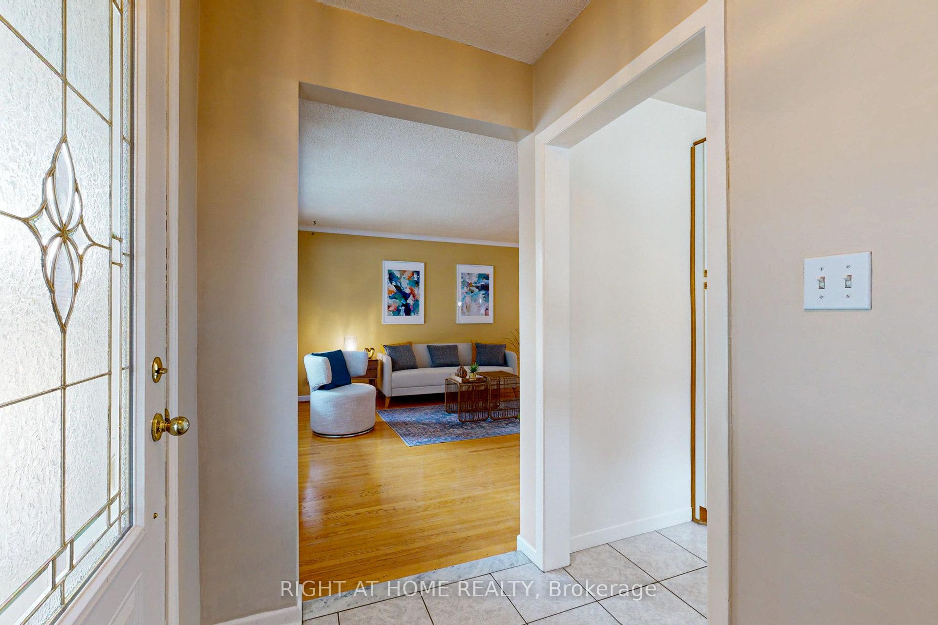 220 Homewood Ave, Toronto, ON M2M1K6 | 3 Bedroom 2 Bathroom Detached House | Image 6