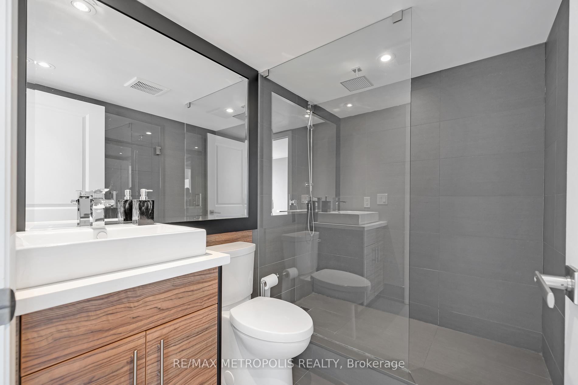 #1508 - 500 St Clair Ave W, Toronto, ON M6C1A8 | 1 Bedroom 1 Bathroom Condo Apt | Image 6