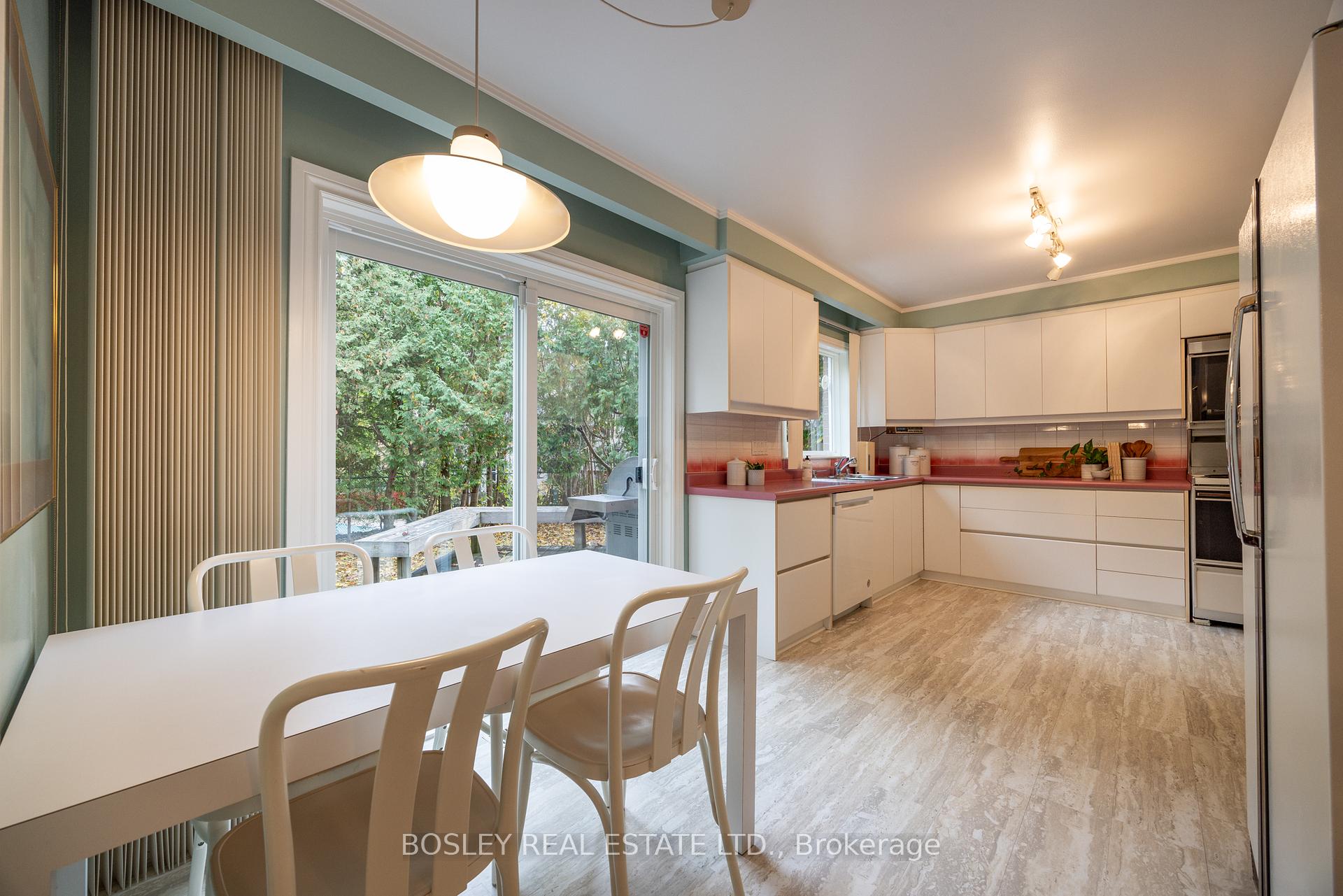 195 Upper Canada Dr, Toronto, ON M2P1T2 | 4 Bedroom 3 Bathroom Detached House | Image 14